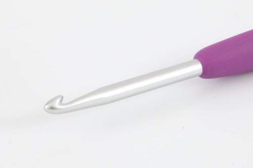 Clover Amour Crochet Hook - 4.0mm Size | Comfortable Easy Grip Handle | Multicoloured 4