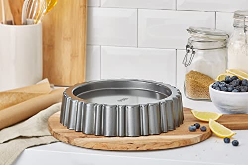 Chicago Metallic Professional Non-Stick Mary Ann Cake Pan - 27 cm (10.5") Fluted Flan Tin 7