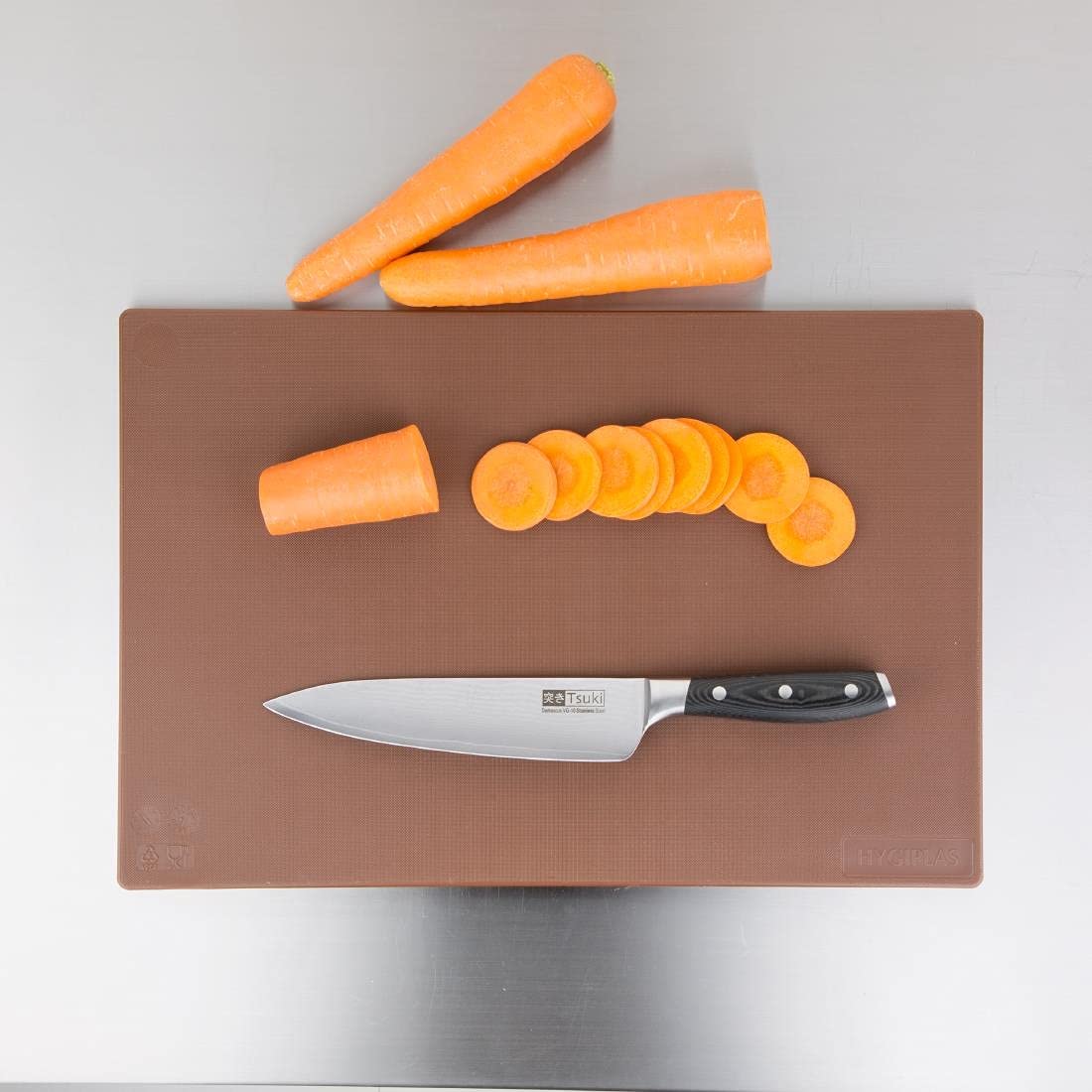 Hygiplas J256 Brown Low Density LDPE Chopping Board for Vegetables | 450x300mm 5