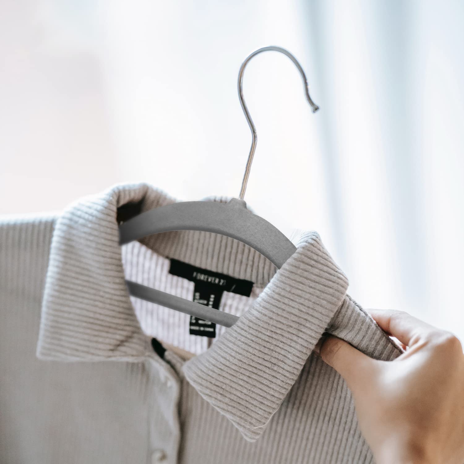 KEPLIN Velvet Hangers - 20 Pack Non-Slip Clothes Hangers with Tie Bar | 4.5kg Capacity | Grey 7