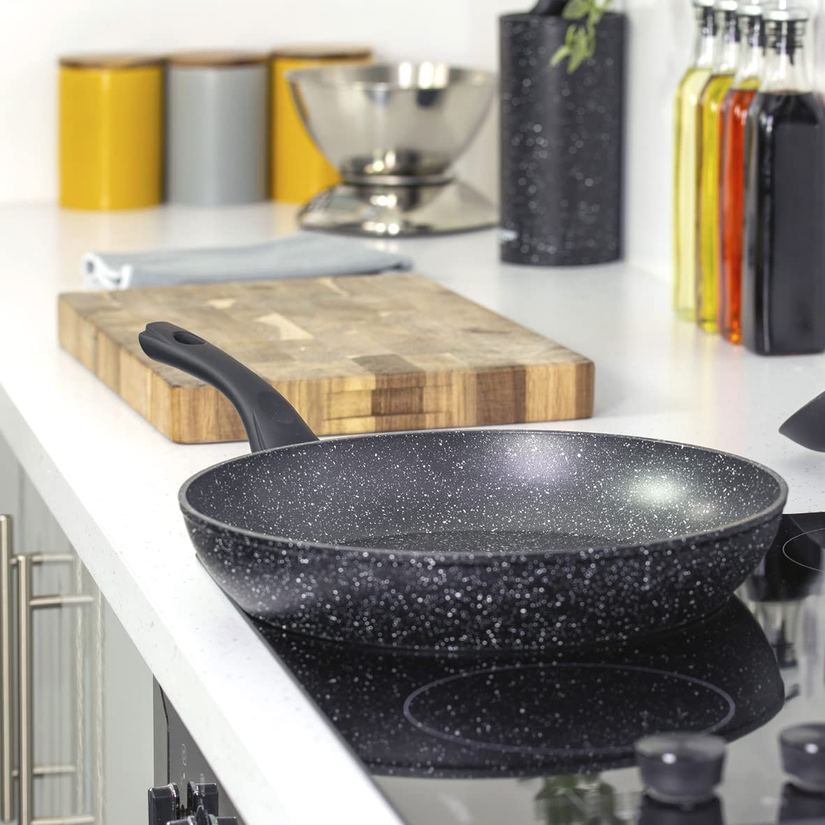 Blackmoor 67259 Classic 32cm Frying Pan | Non-Stick Coating | Cool Touch Handle | All Hobs Incl. Induction 7