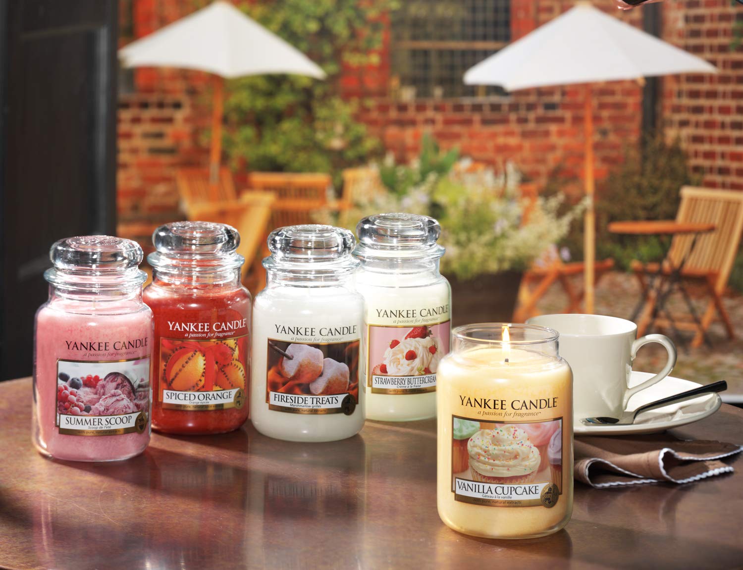 Yankee Candle Vanilla Cupcake Scented Candle - Medium Jar | Up to 75 Hours Burn Time | Cream Color 9