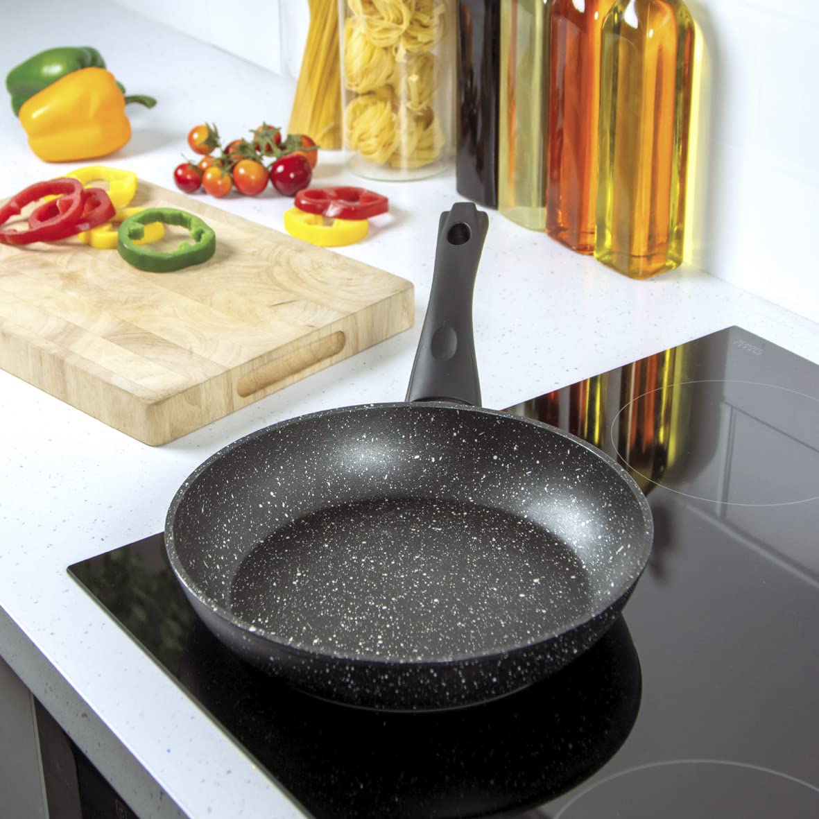 Blackmoor 67090 Classic 26cm Frying Pan - Non-Stick, Cool Touch Handle, All Hobs Incl. Induction 9