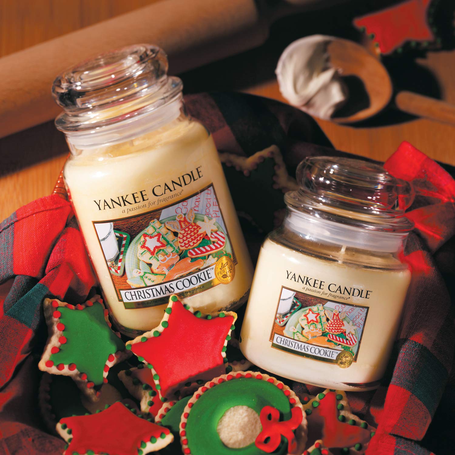 Yankee Candle Christmas Cookie Scented Candle | Medium Jar | Up to 75 Hours Burn Time 3