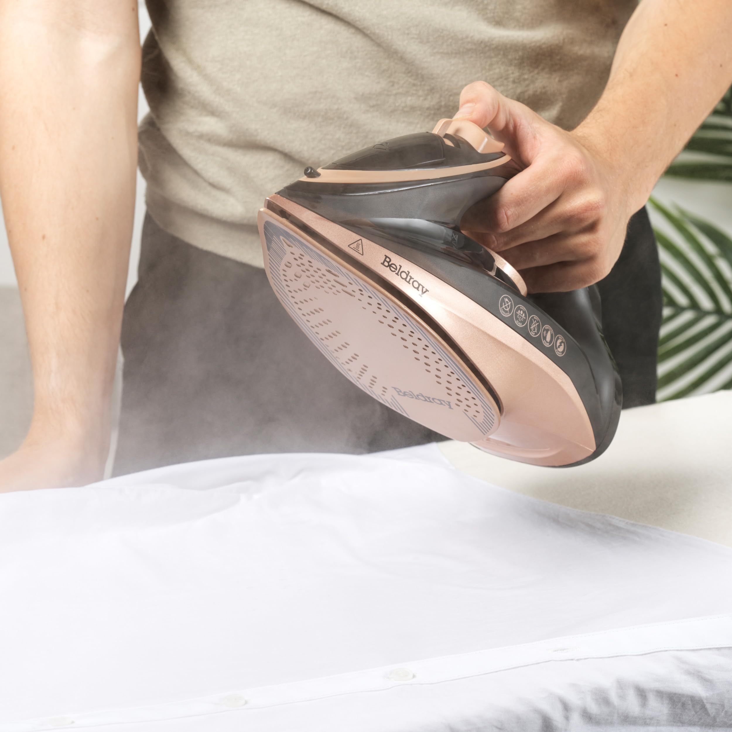Beldray 2 in 1 Cordless Steam Iron - Corded or Cordless Use | 230ml Tank | Ceramic Soleplate 4