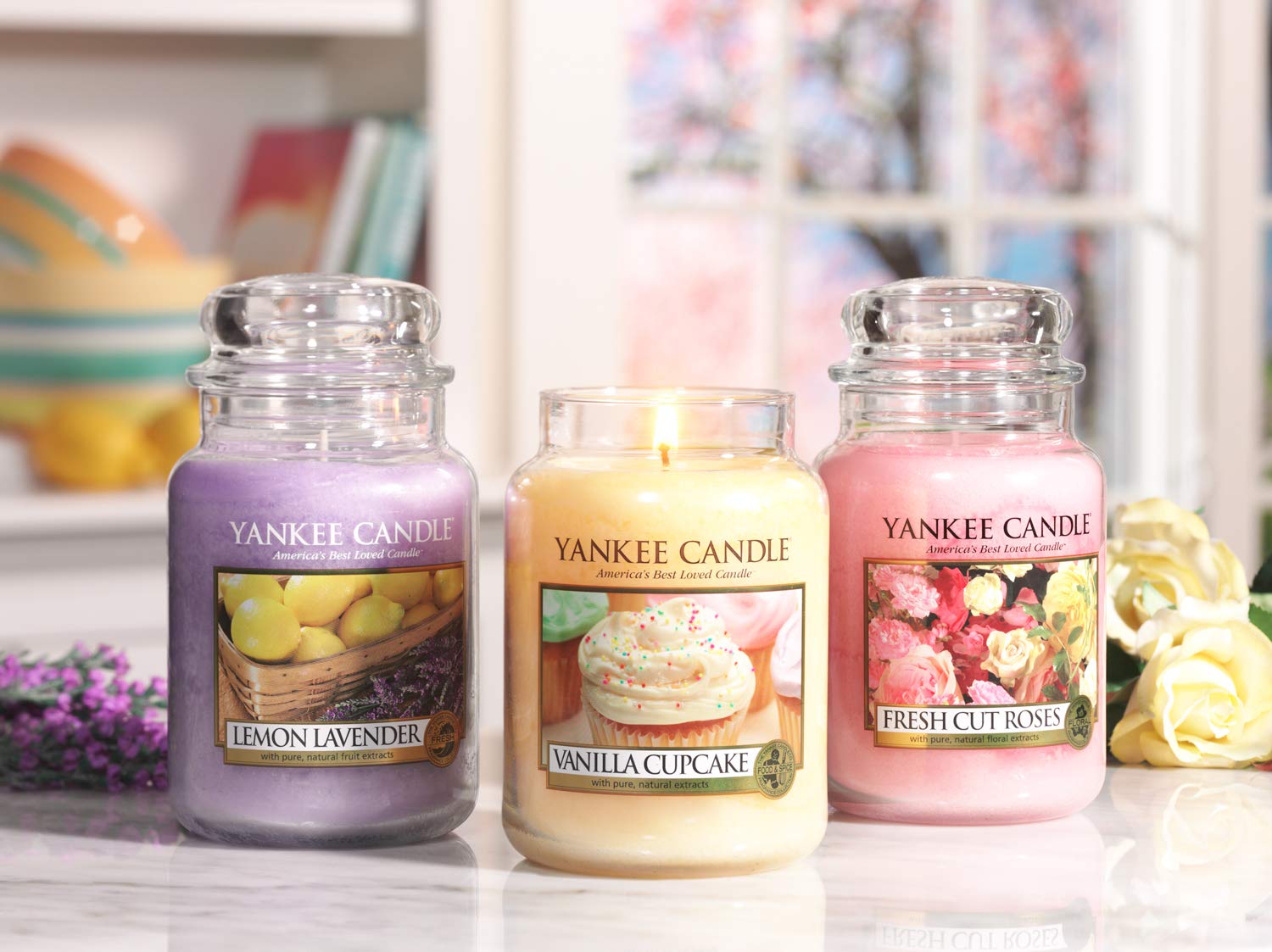Yankee Candle Vanilla Cupcake Scented Candle - Medium Jar | Up to 75 Hours Burn Time | Cream Color 8