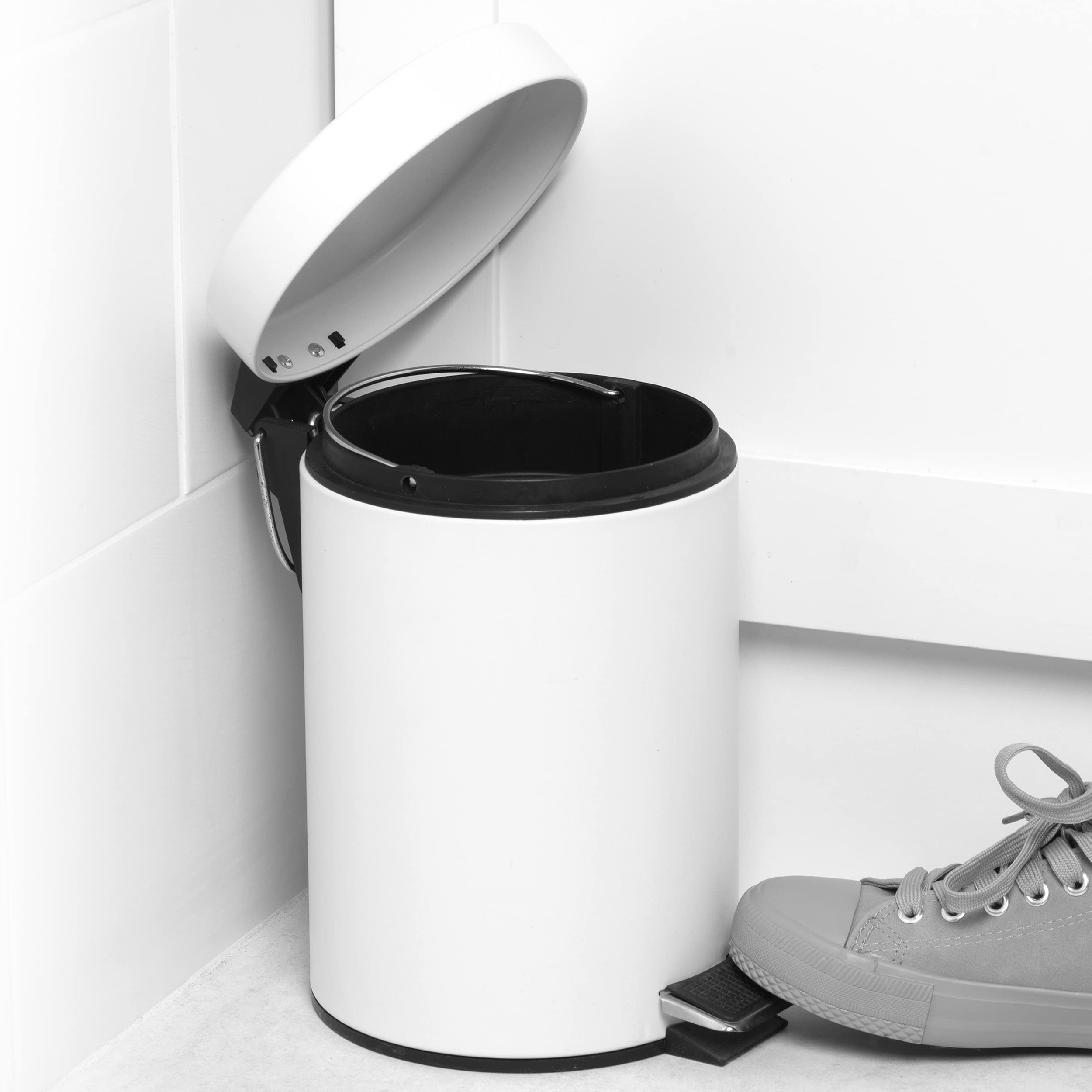 Beldray 3L Round Pedal Bin - Small Stainless Steel Waste Bin with Soft Close Lid | White | LA038098WHT 3