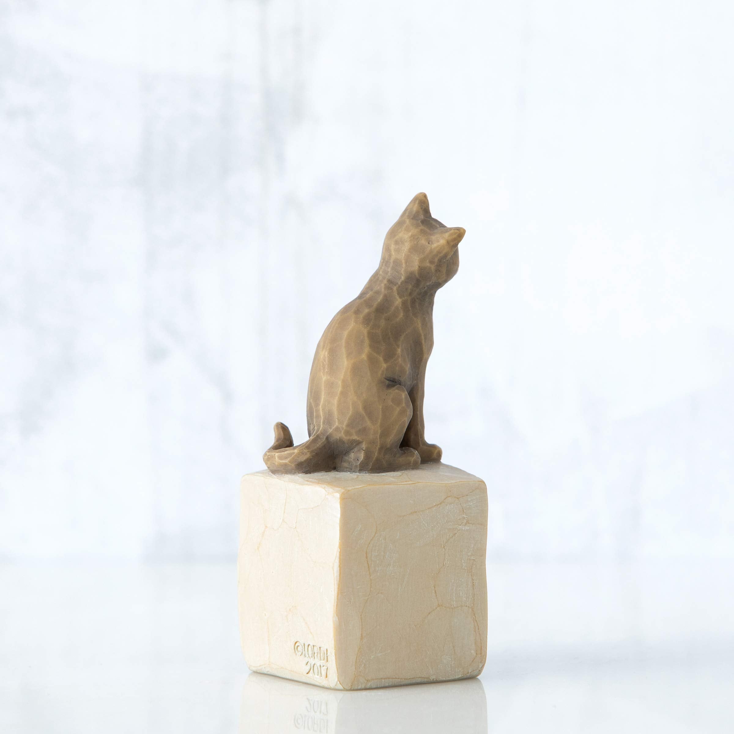 Willow Tree Love My Cat Dark Figurine - Resin Sculpture | Hand-Painted | 3 x 3 x 7.5 cm 4
