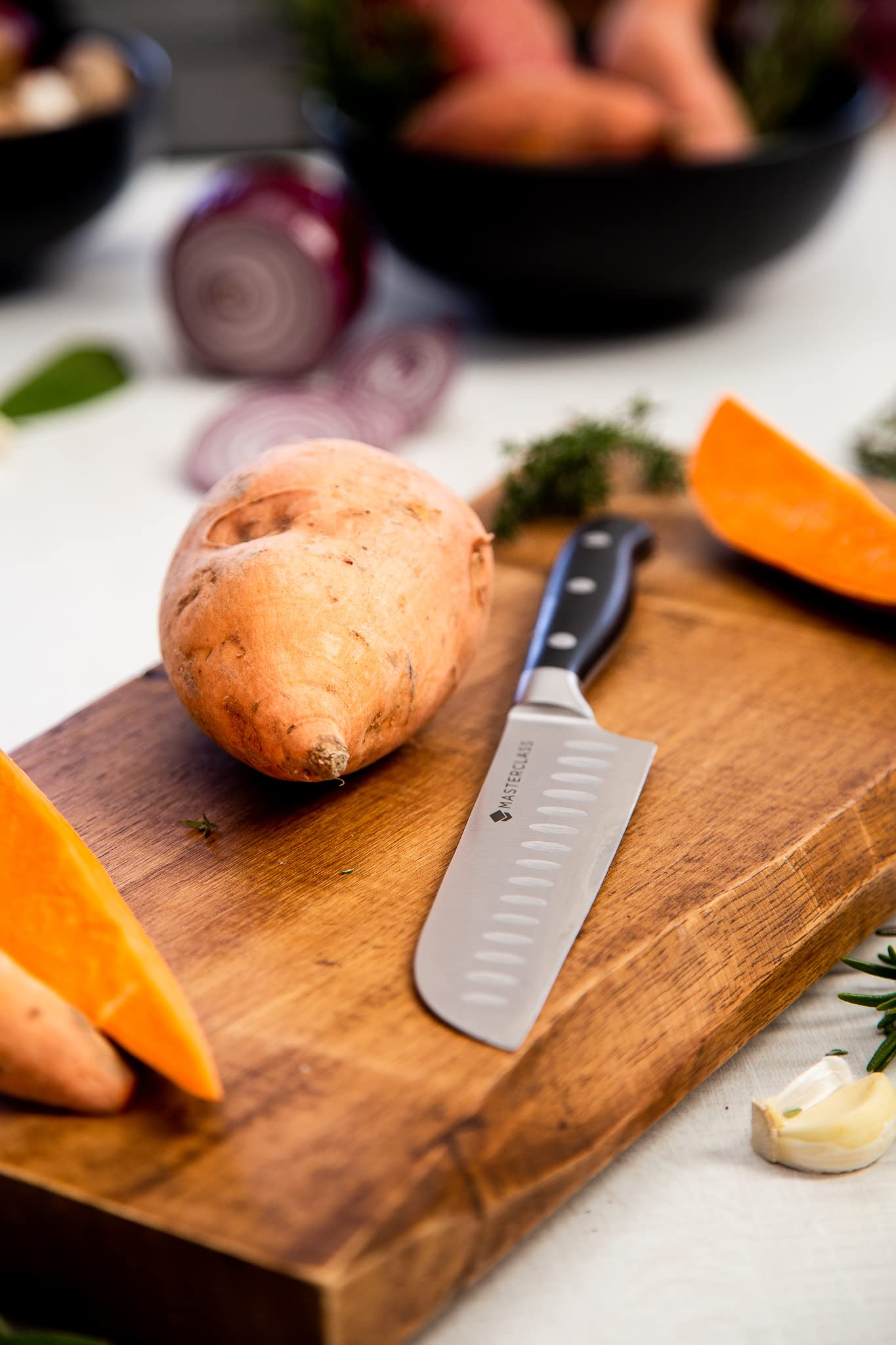 MasterClass Edgekeeper Santoku Knife - Self-Sharpening Stainless Steel | 12cm Blade | Dishwasher Safe 5