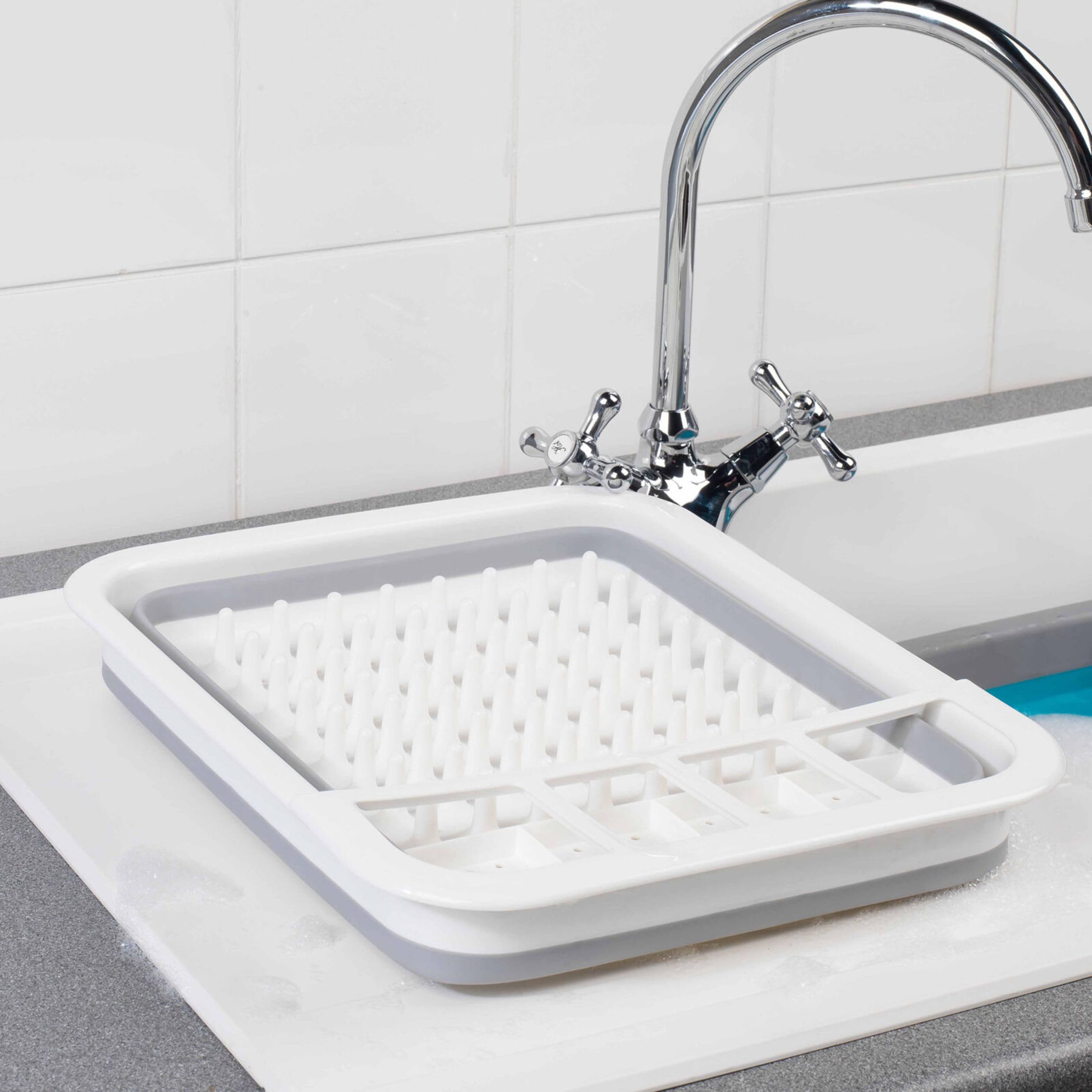 Beldray LA031051 Collapsible Dish Drainer - Foldable Plastic Sink Drying Rack with Cutlery Divider | Grey | 36.8 x 31.5 x 13 cm 5