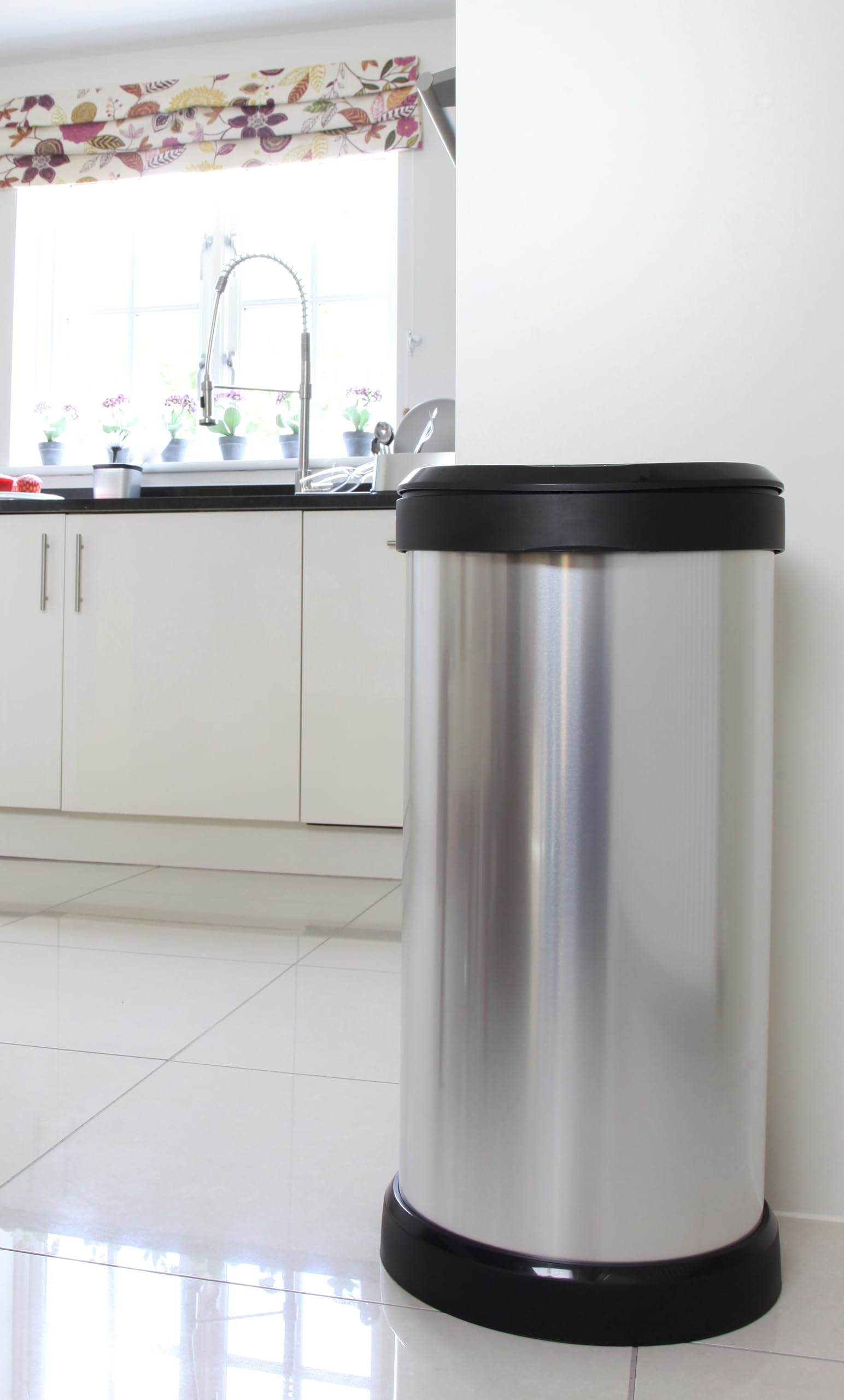 CURVER Metal Effect One Touch Deco Bin - 40 Litre Capacity | Silver | 70% Recycled Plastic 2