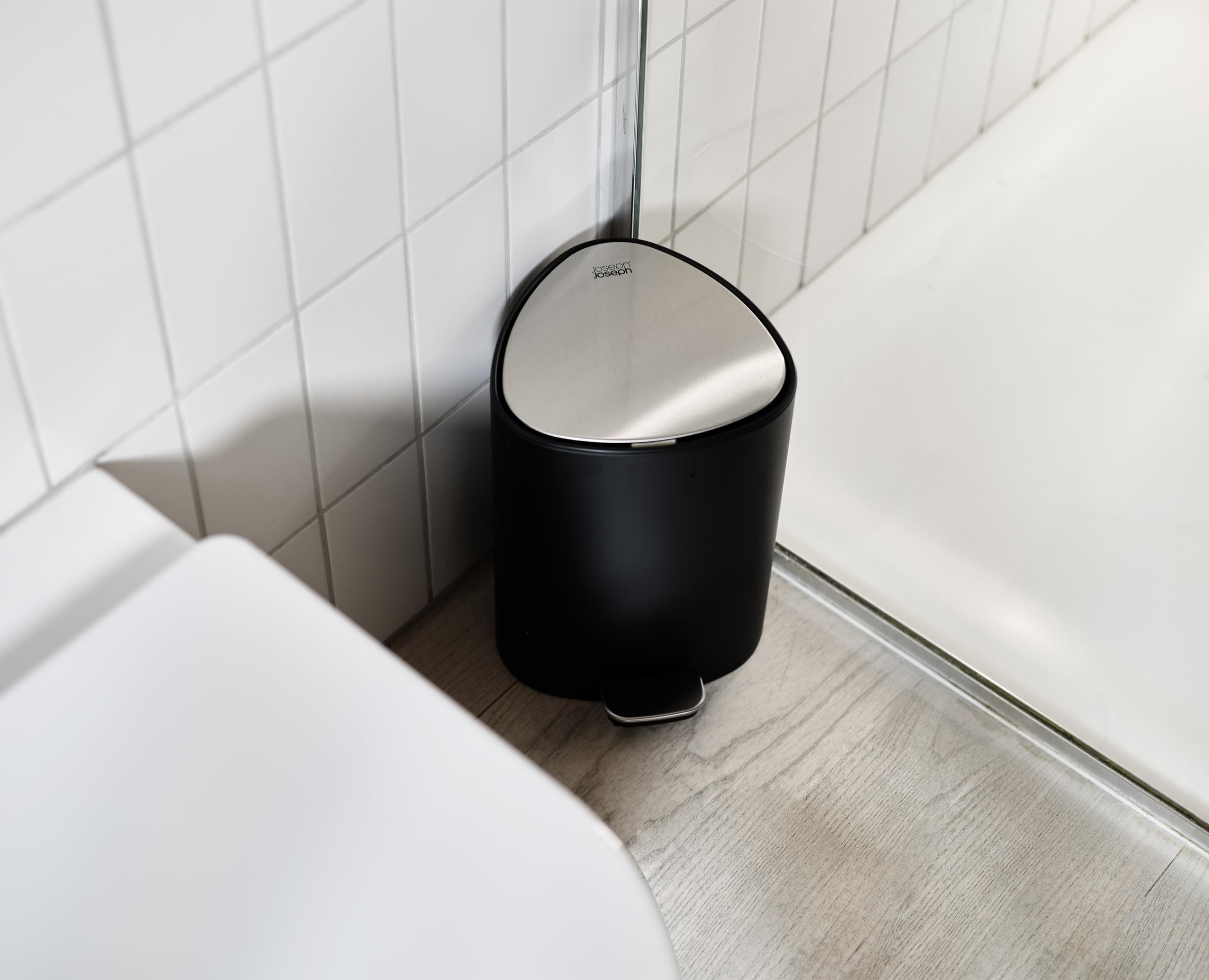 Joseph Joseph Easystore Stainless Steel 5 Litre Pedal Bin | Soft-Close Lid | Rear Liner Pocket 6