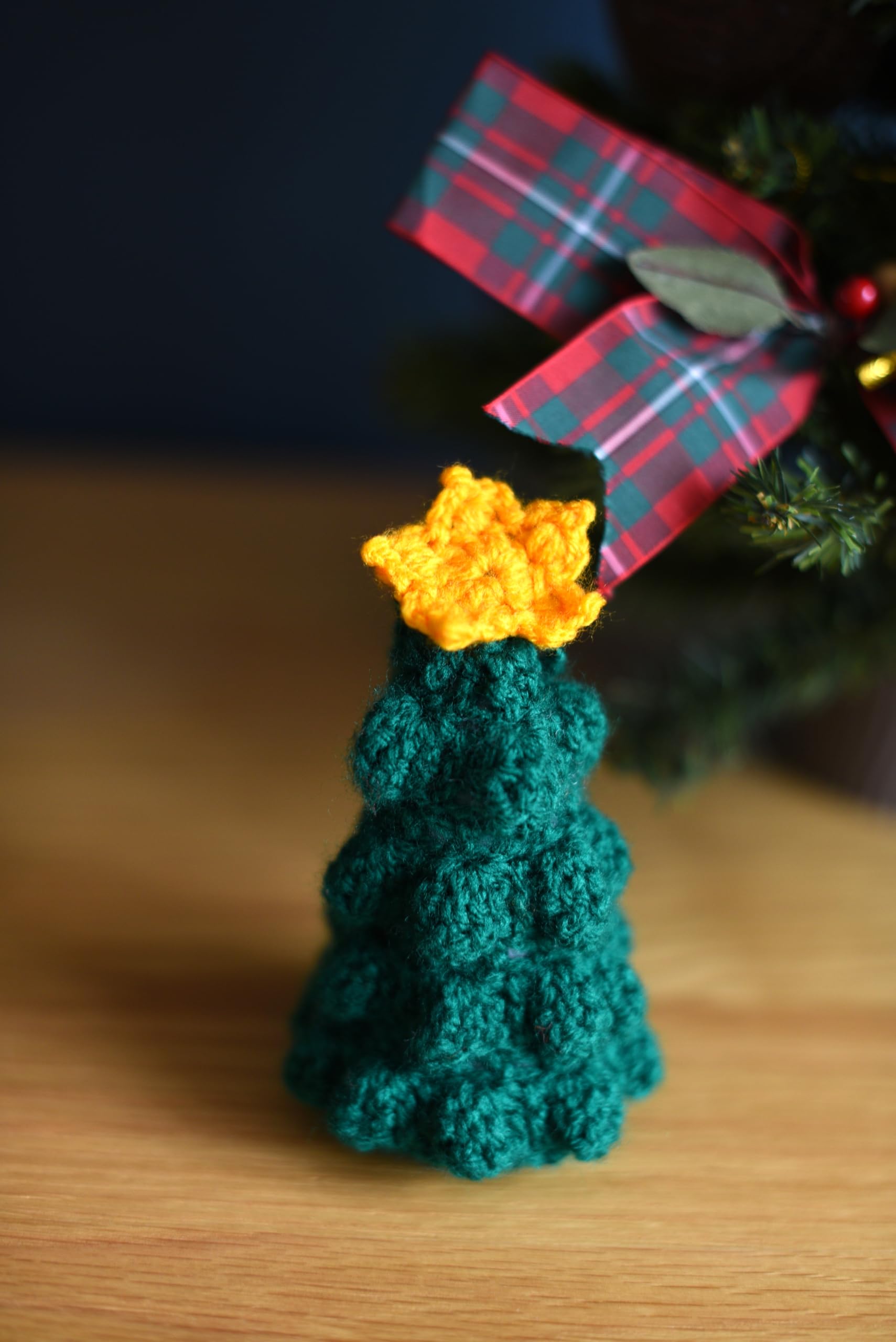KORBOND DK Yarn - Emerald Green 100g Acrylic Wool | 290m Double Knit | Hypoallergenic 2