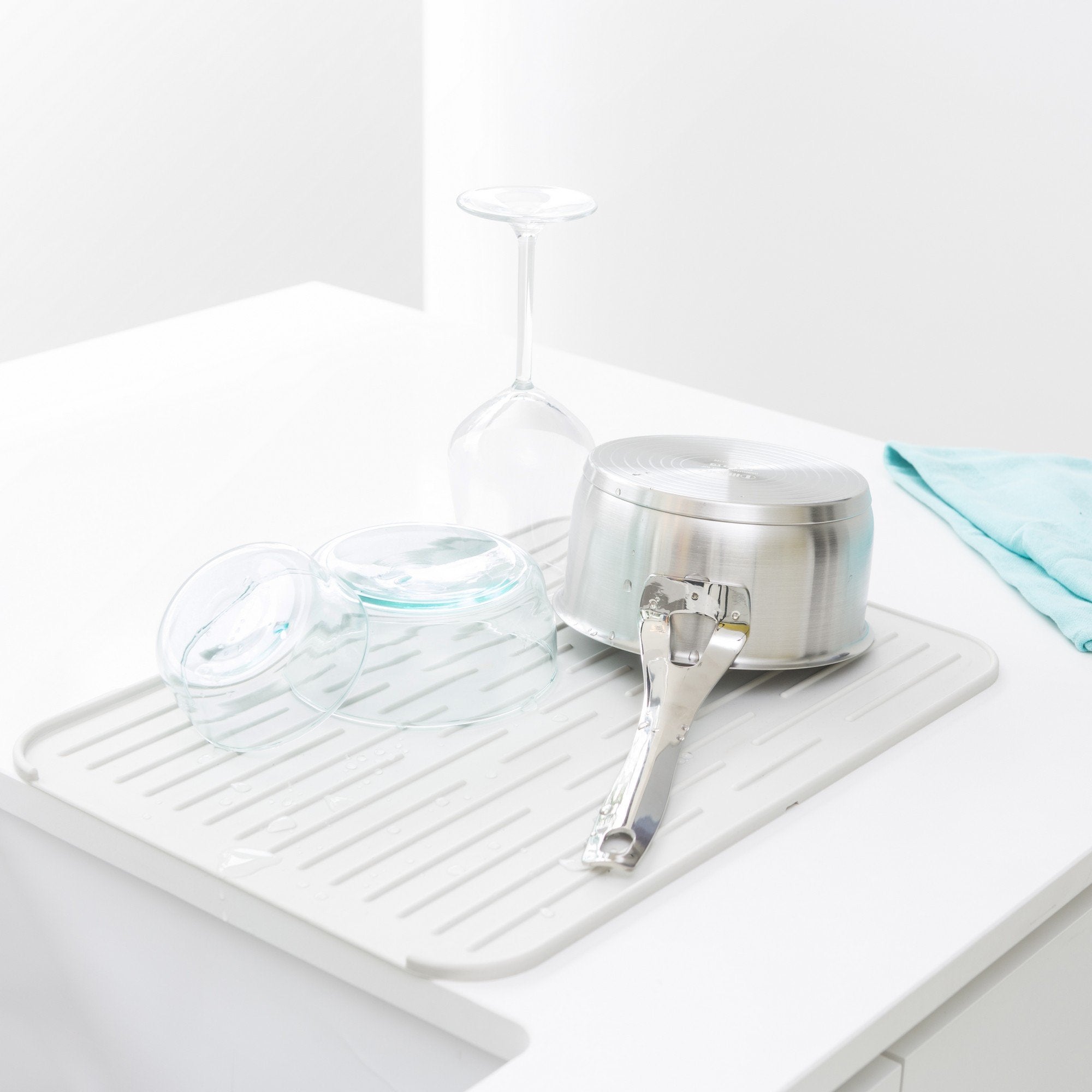 Brabantia Silicone Dish Drying Mat - Non-Skid, Dishwasher Safe | Light Grey | 43.8 x 32.5 cm 5