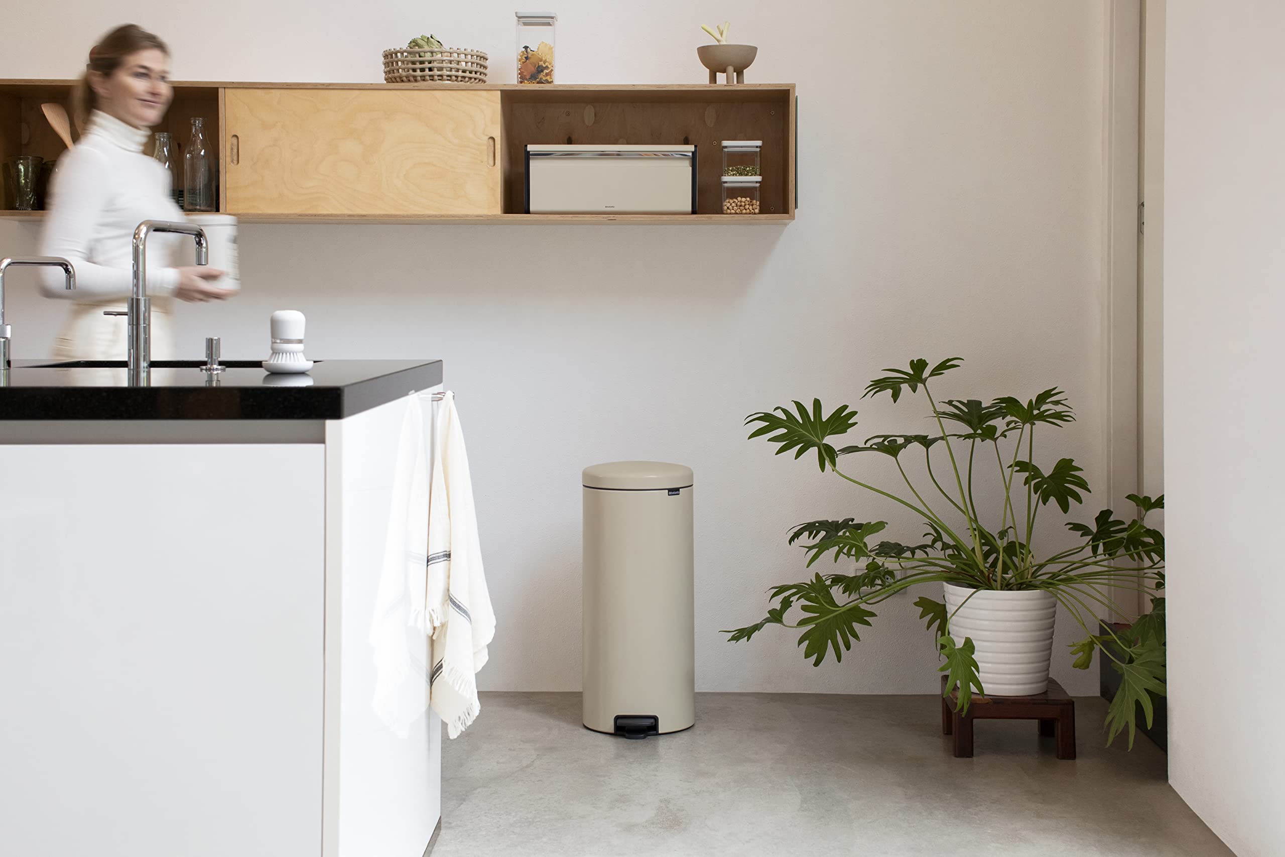 Brabantia NewIcon Pedal Bin - 30L Kitchen Waste Bin | Soft Beige | Soft Closing Lid 9