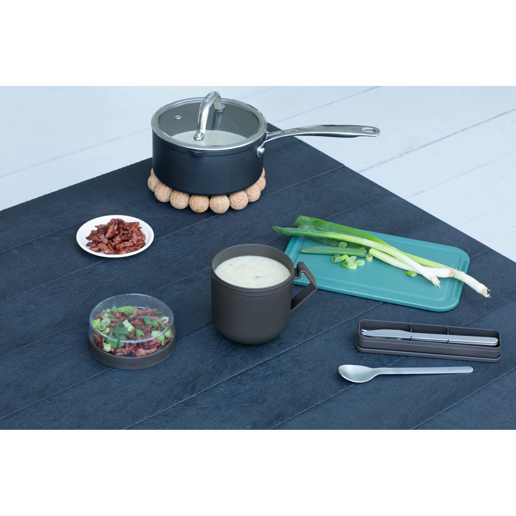 Brabantia Make & Take Soup Mug - 0.6L Capacity, Leakproof, with 180ml Toppings Container | Dark Grey 9