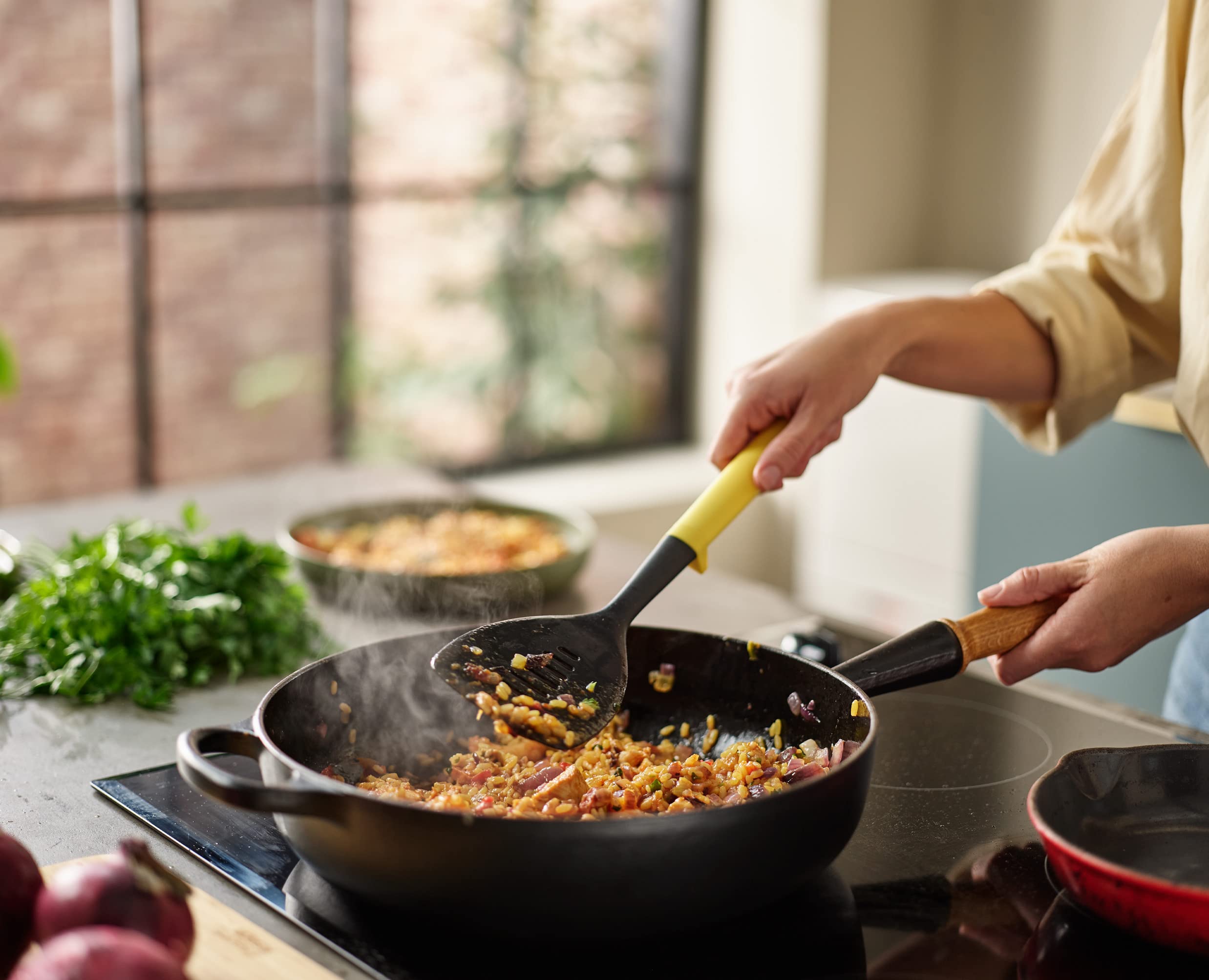 Joseph Joseph Duo Slotted Turner - Hygienic Cooking Tool with Integrated Rest | Heat-Resistant Nylon 5