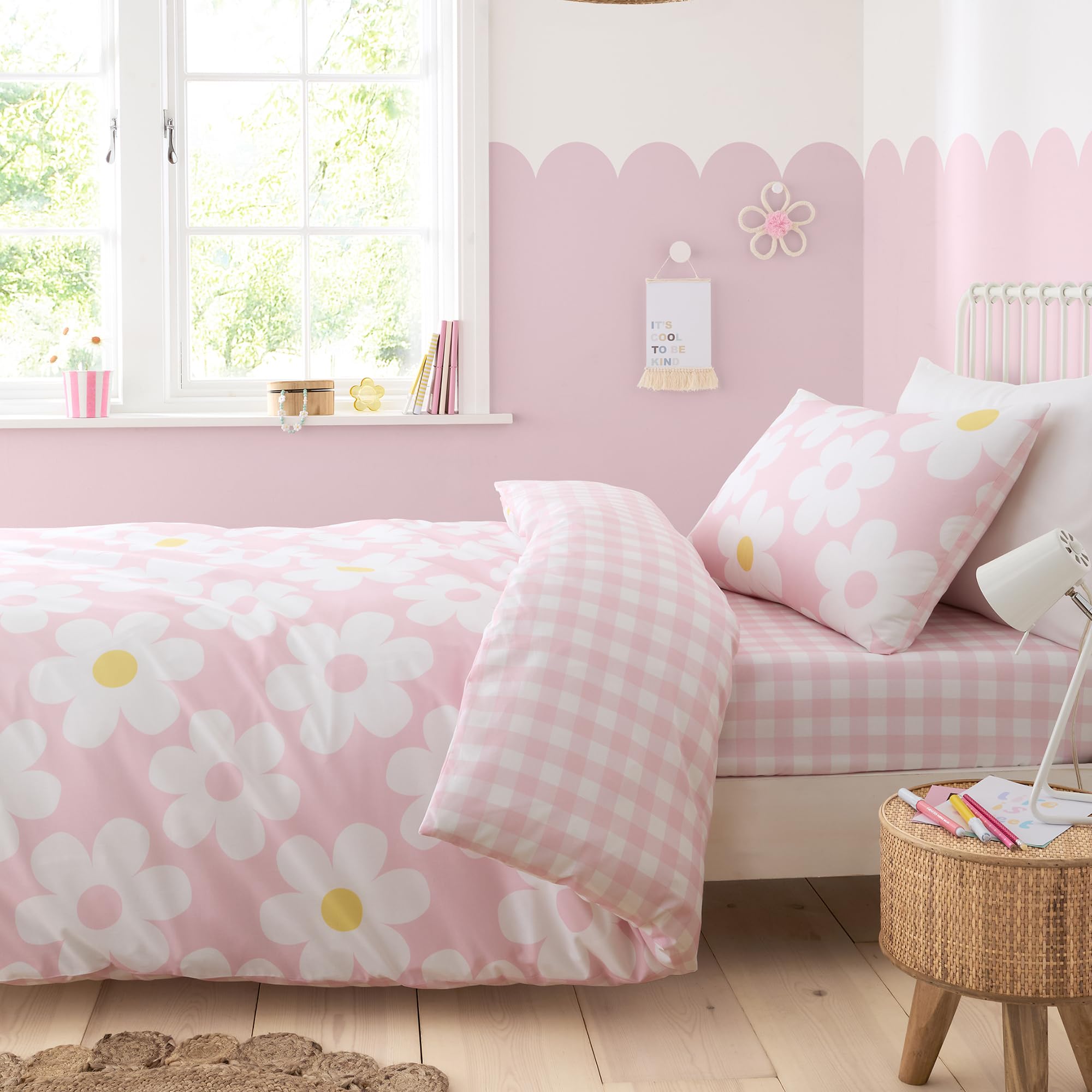 Bedlam Retro Daisy Reversible Duvet Cover Set - Pink Flowers/Gingham - Double (200x200cm) 1