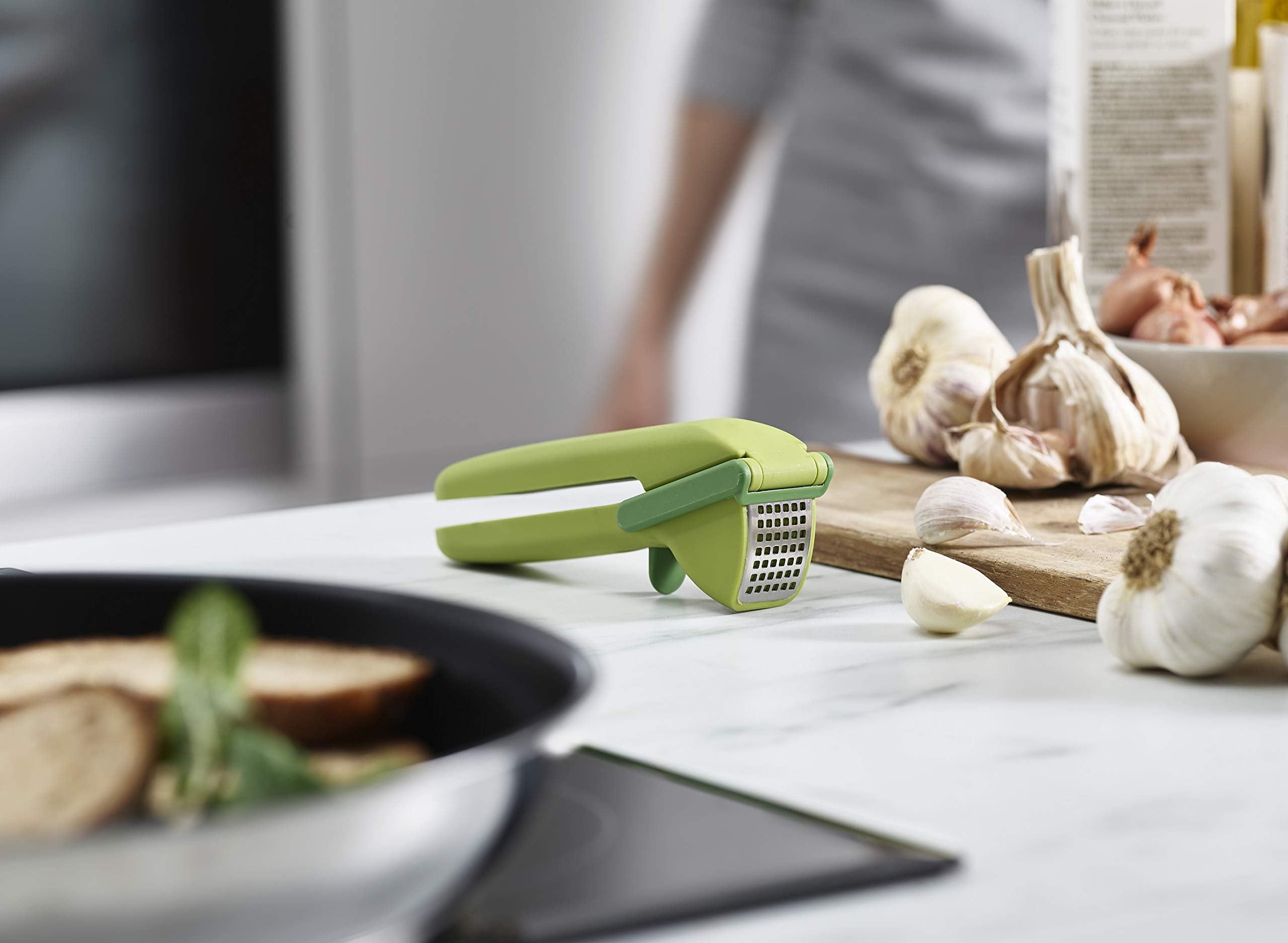 Joseph Joseph CleanForce Garlic Press Ginger Crusher Mincer | Easy Squeeze & Clean | Green 6