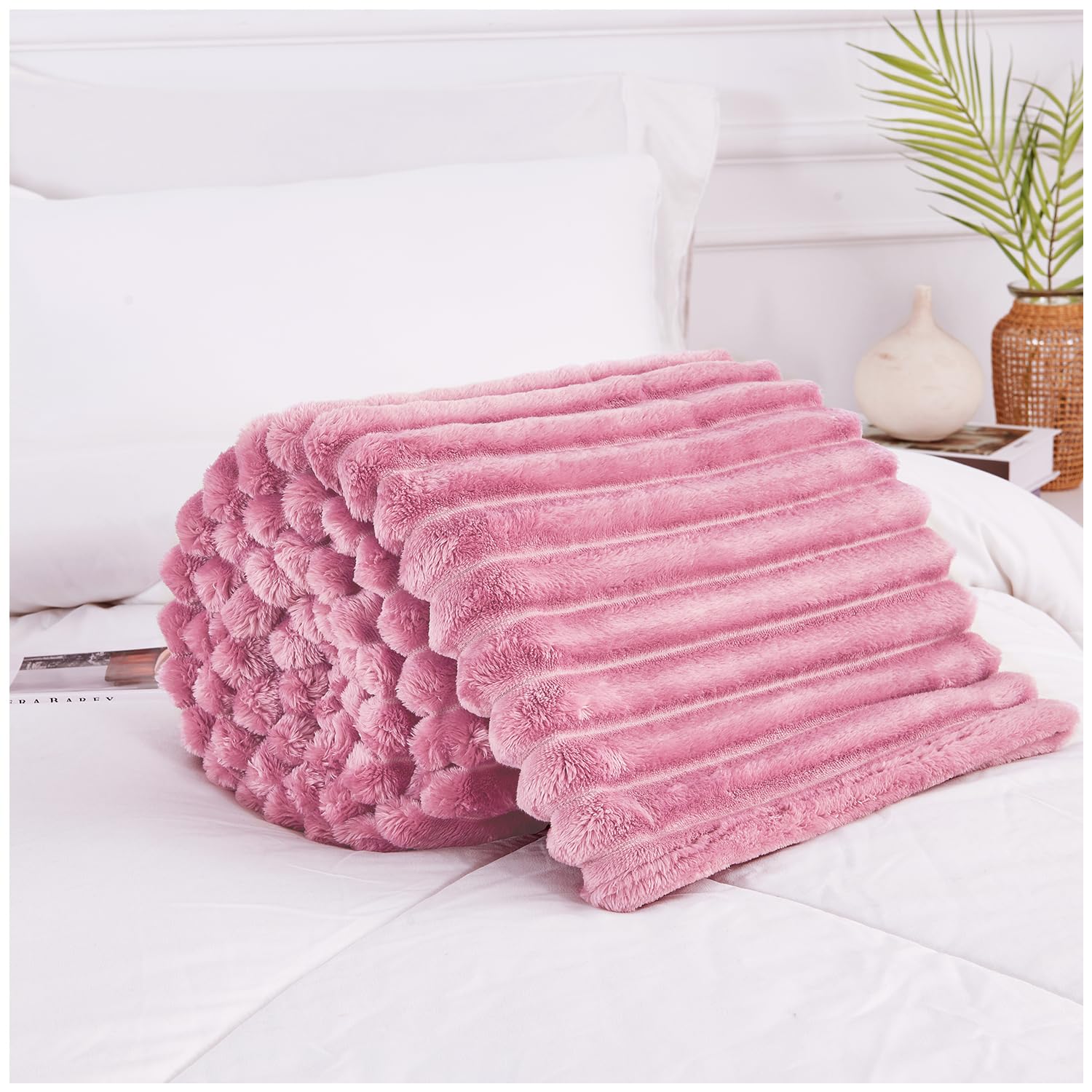 GC GAVENO CAVAILIA Double Fleece Throw Blanket | 150x200 cm | Blush Pink | Polyester 4