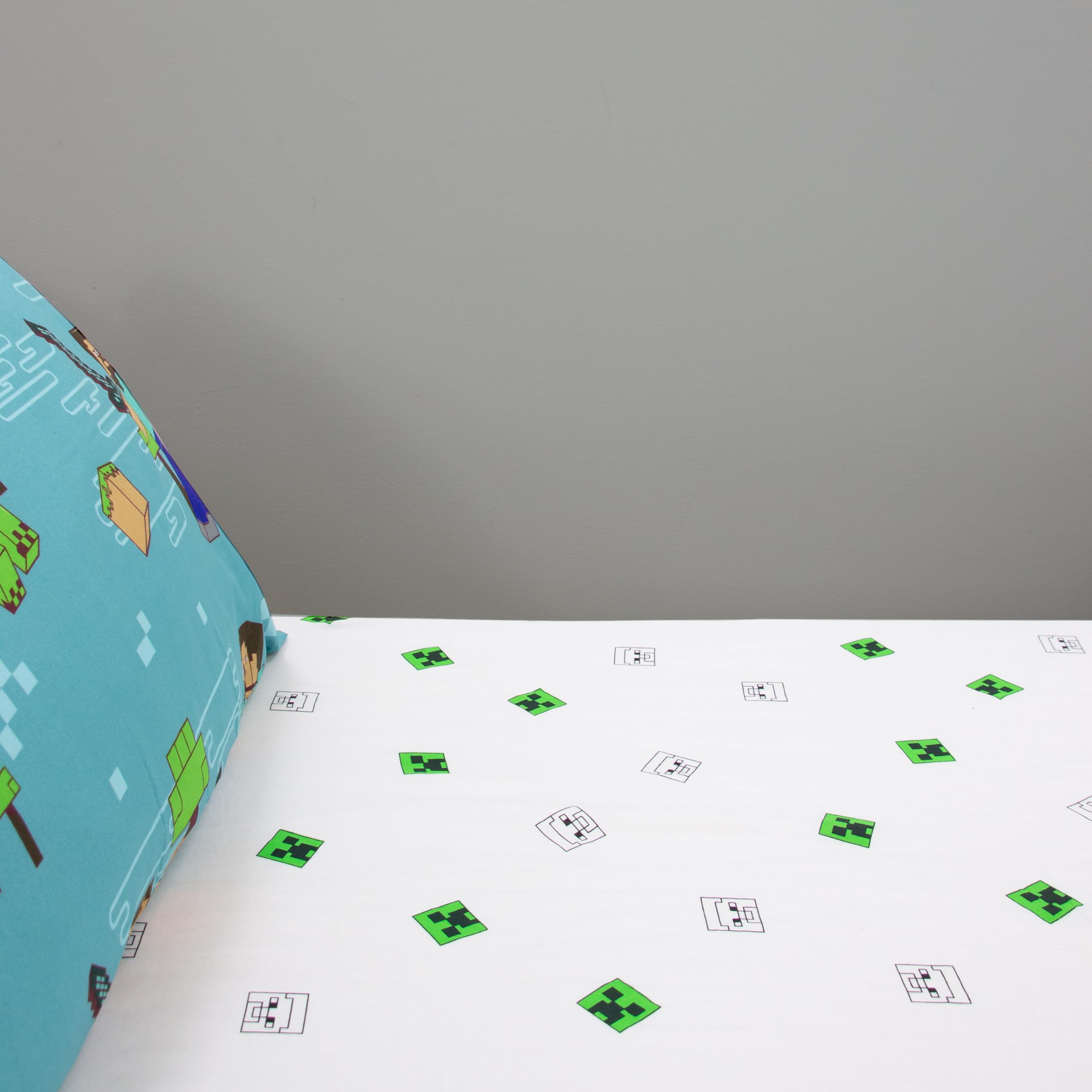 Minecraft Single Fitted Sheet - Official Licensed Creeper/Steve Design | 90 x 200 x 26cm | Polycotton 6