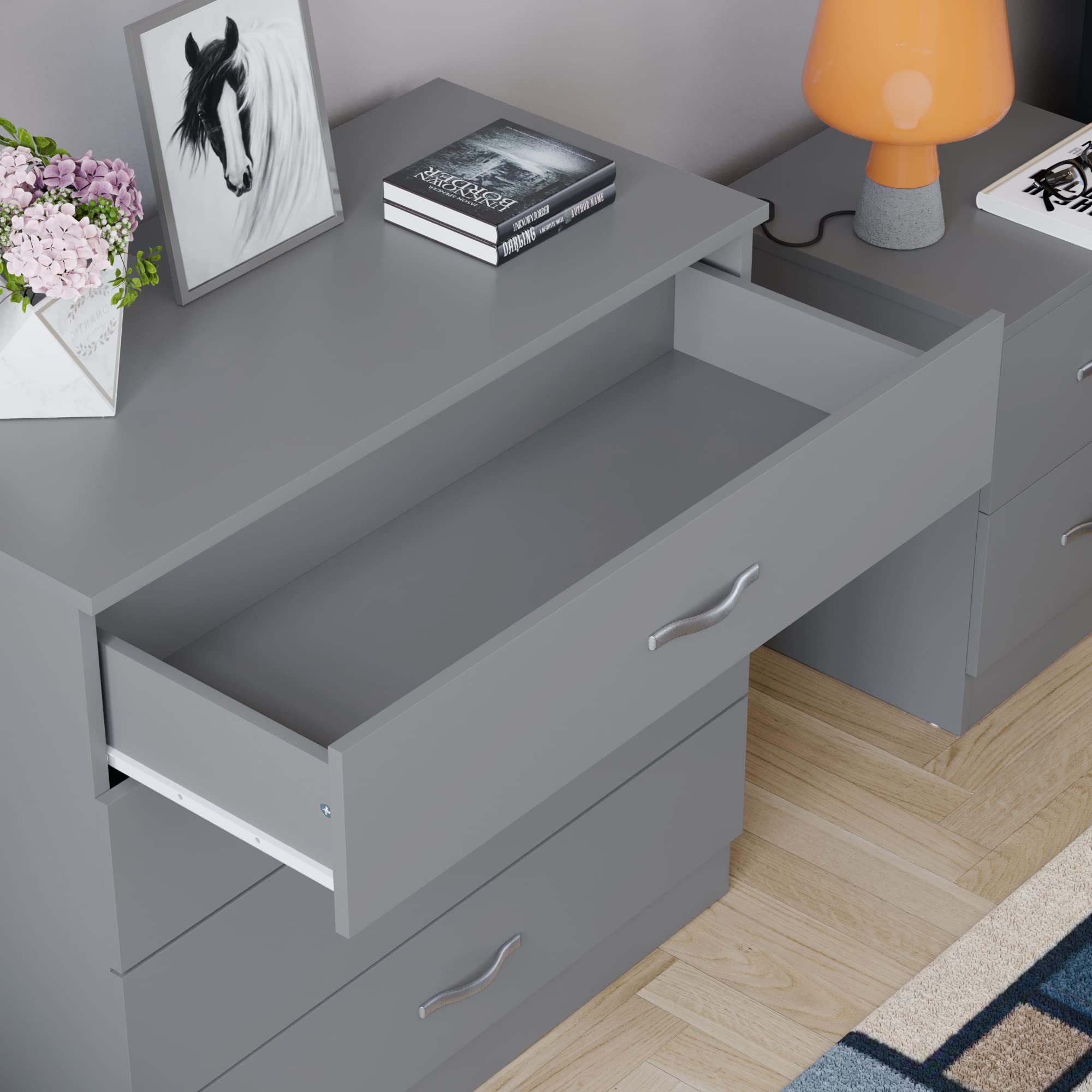 Vida Designs Riano 4 Drawer Chest of Drawers | Grey | Metal Handles & Runners 4
