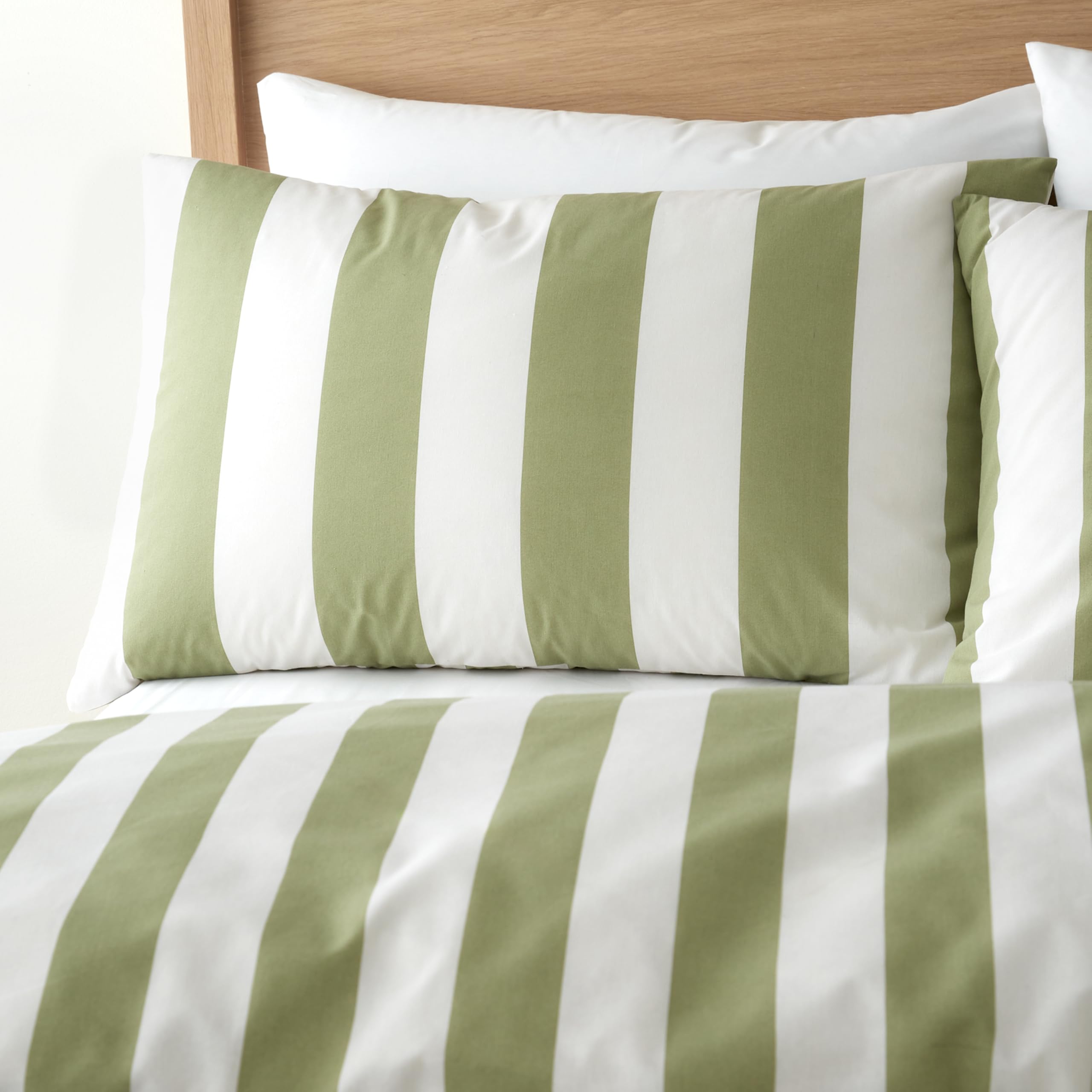 Catherine Lansfield Cove Stripe Reversible Double Duvet Cover Set Green | 200x200 cm 3