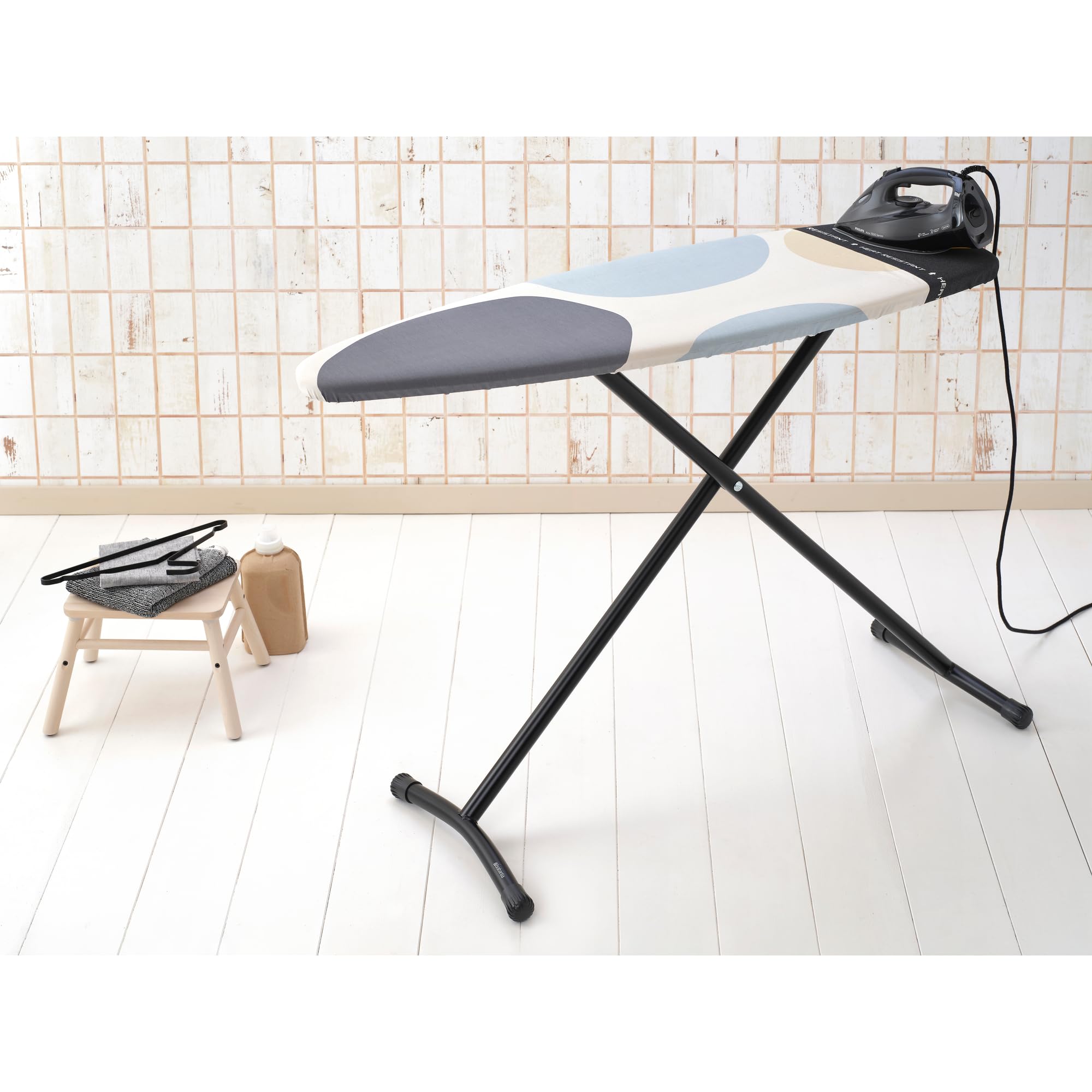 Brabantia Ironing Board D - Integrated Steam Iron Rest | 135 x 45 cm | Adjustable Height 79-102 cm 7