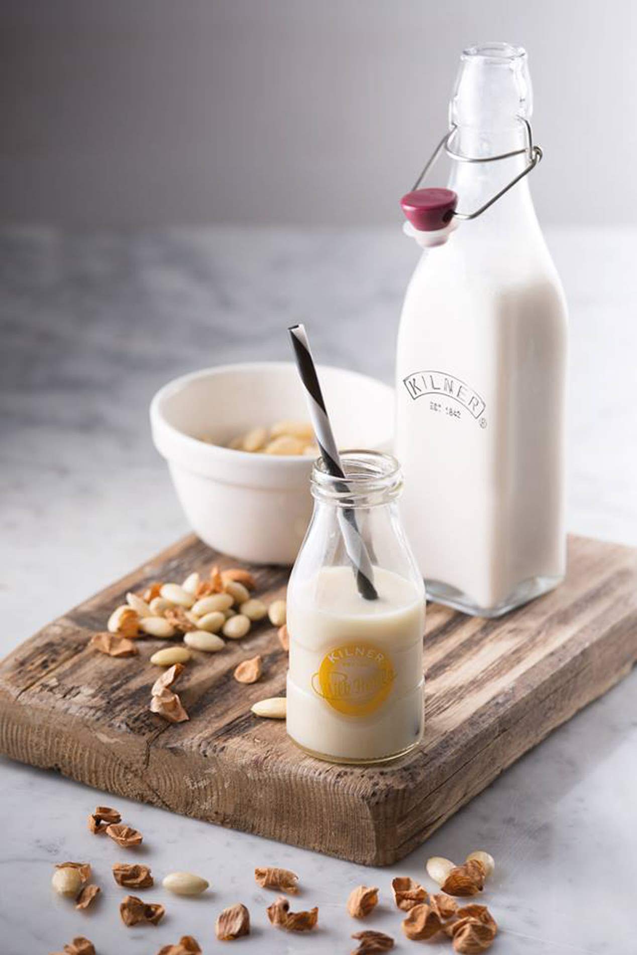 Kilner Traditional Milk Bottle - 1 Pint / 568ml Capacity | Retro Logo | Glass 4