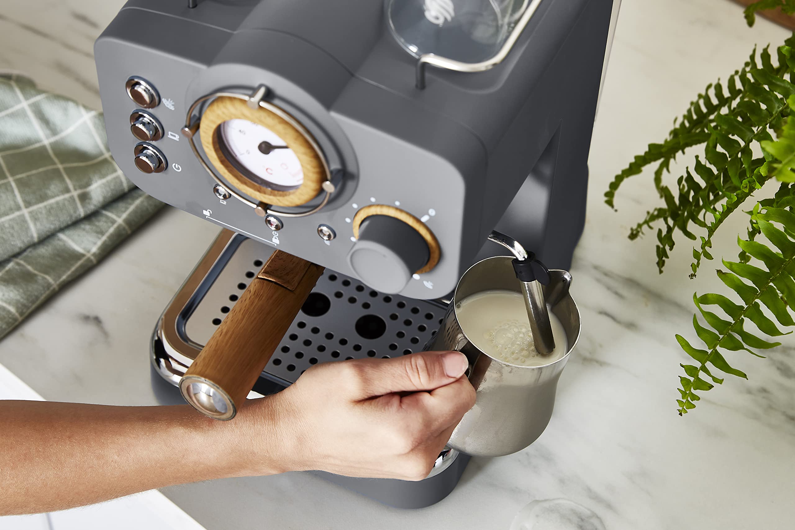 Swan SK22110GRYN Nordic Espresso Coffee Machine with Milk Frother | 1.2L Tank | ESE Pod Compatible 7