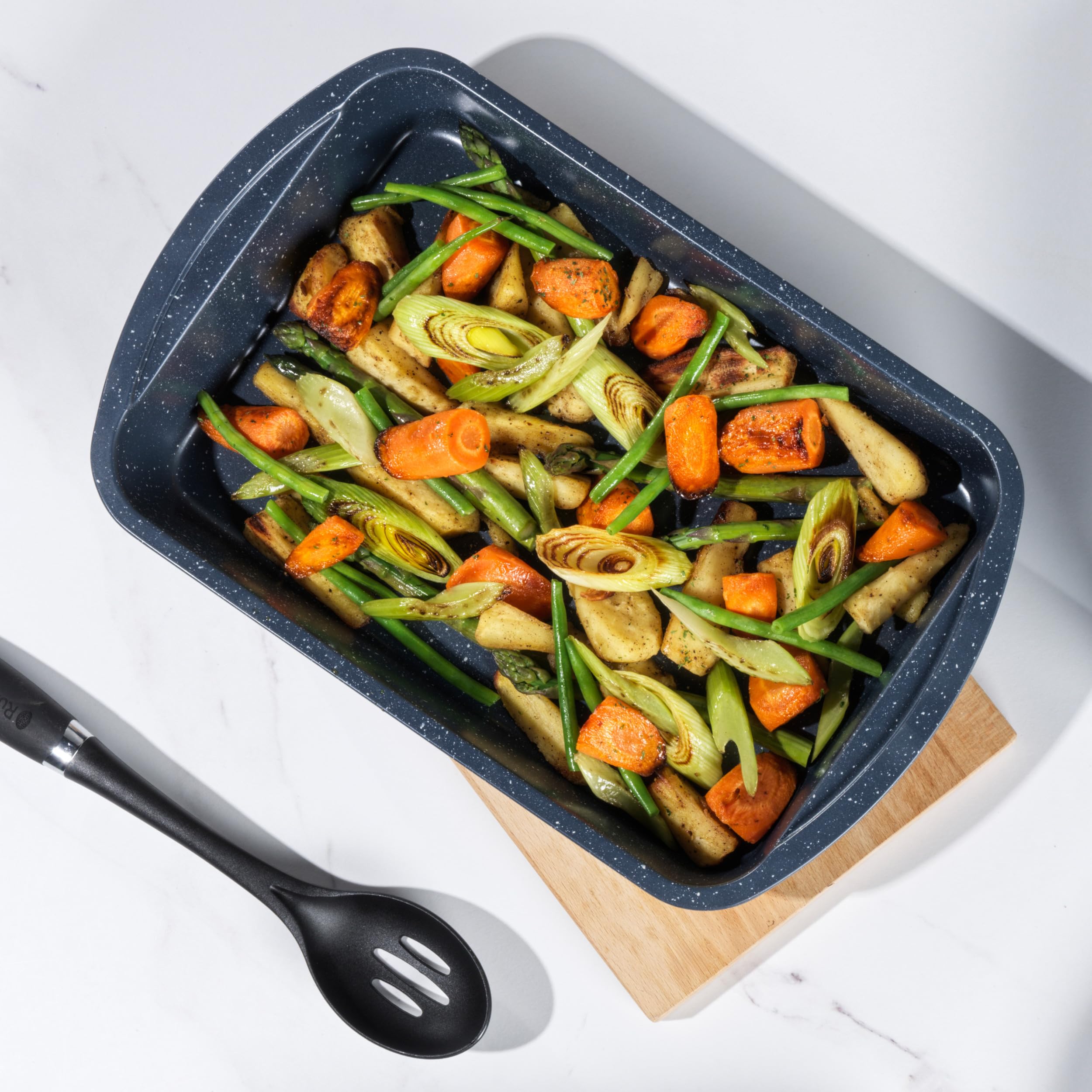 Russell Hobbs Set of 2 Roasting Pans - 38cm Carbon Steel, Non-Stick, Oven Safe to 220°C 8
