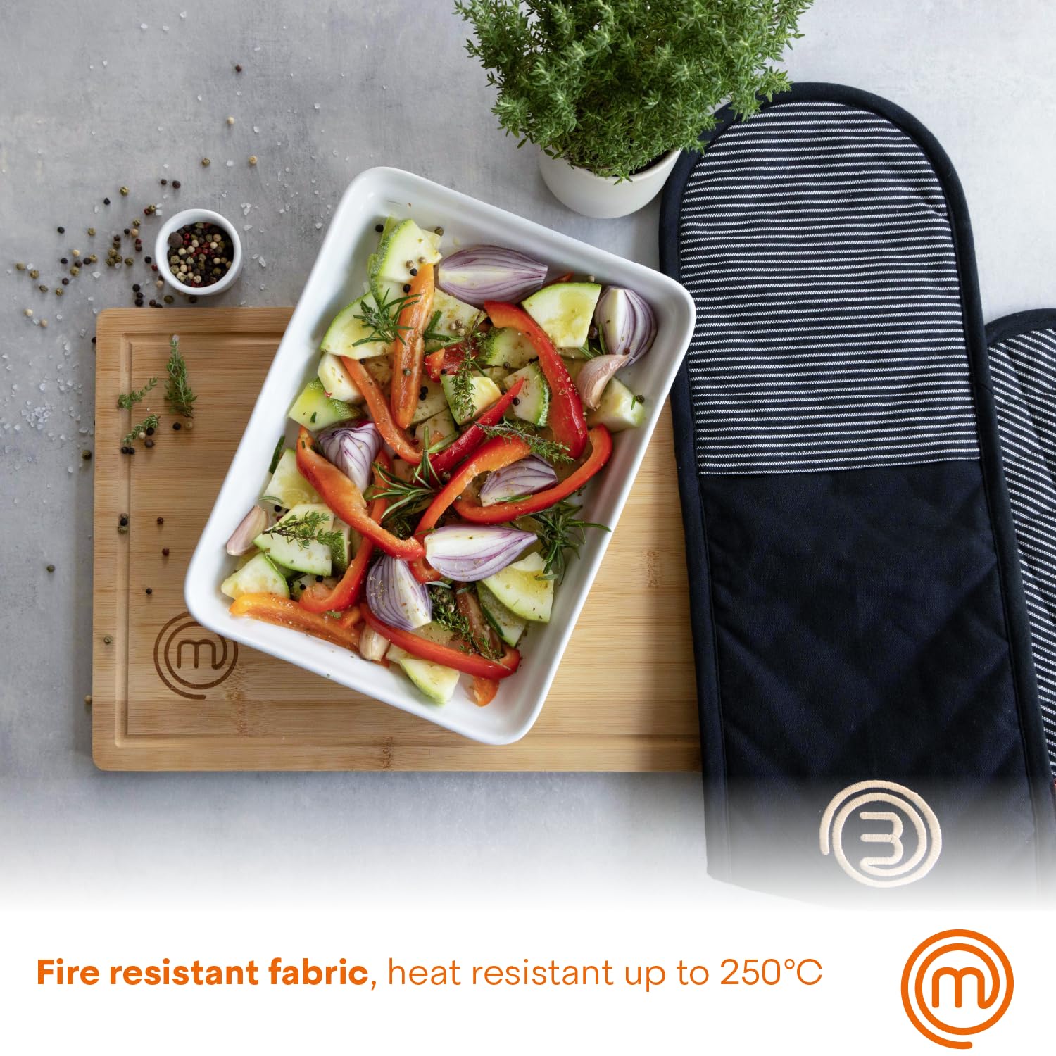 MasterChef Oven Mitts - Heat Resistant Cotton Double Gloves | Elite Black | Machine Washable 3