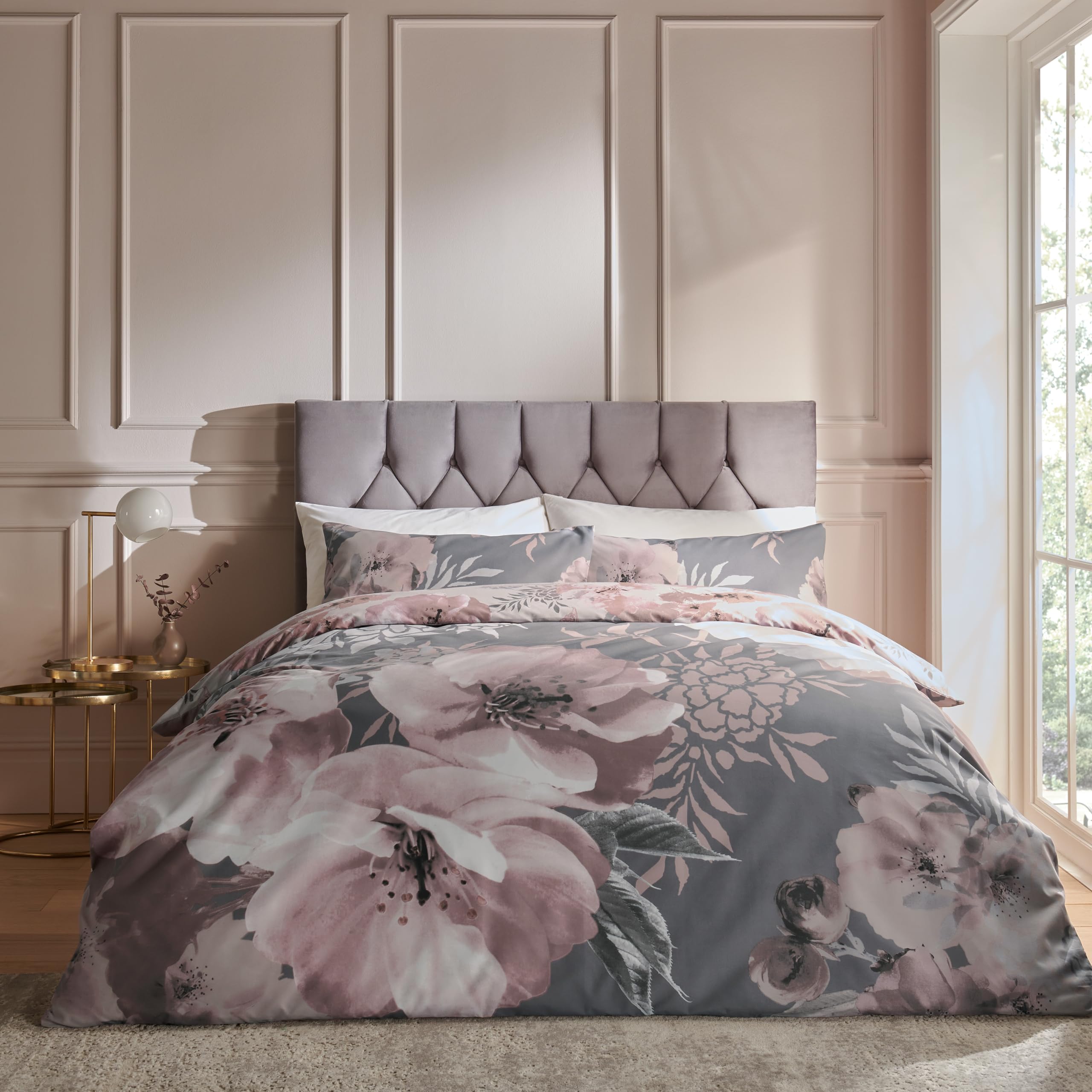 Catherine Lansfield Dramatic Floral Easy Care King Duvet Set Grey | 52% Polyester 48% Cotton 1