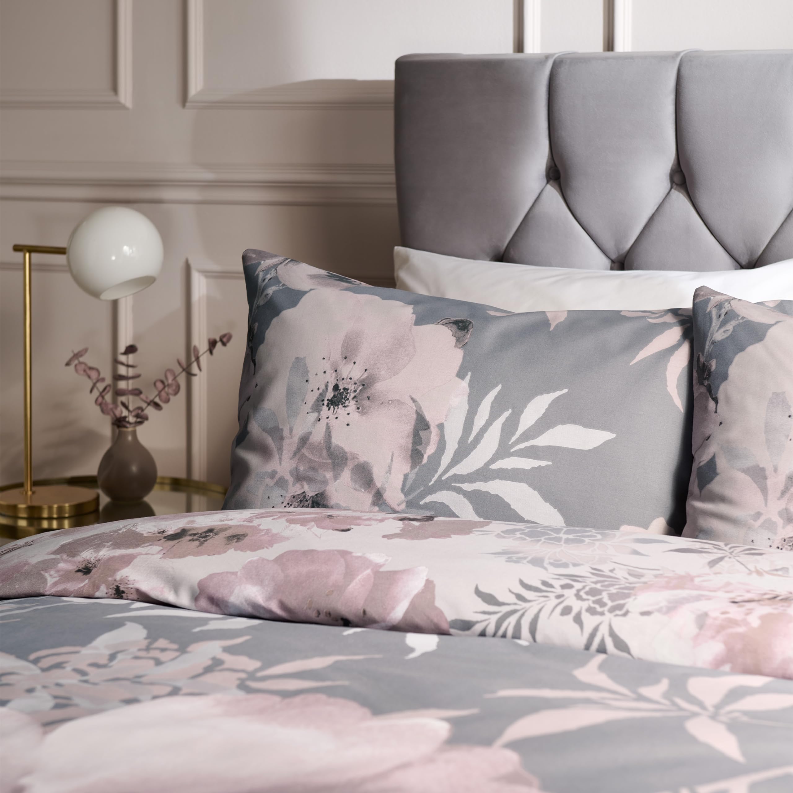Catherine Lansfield Dramatic Floral Easy Care King Duvet Set Grey | 52% Polyester 48% Cotton 3