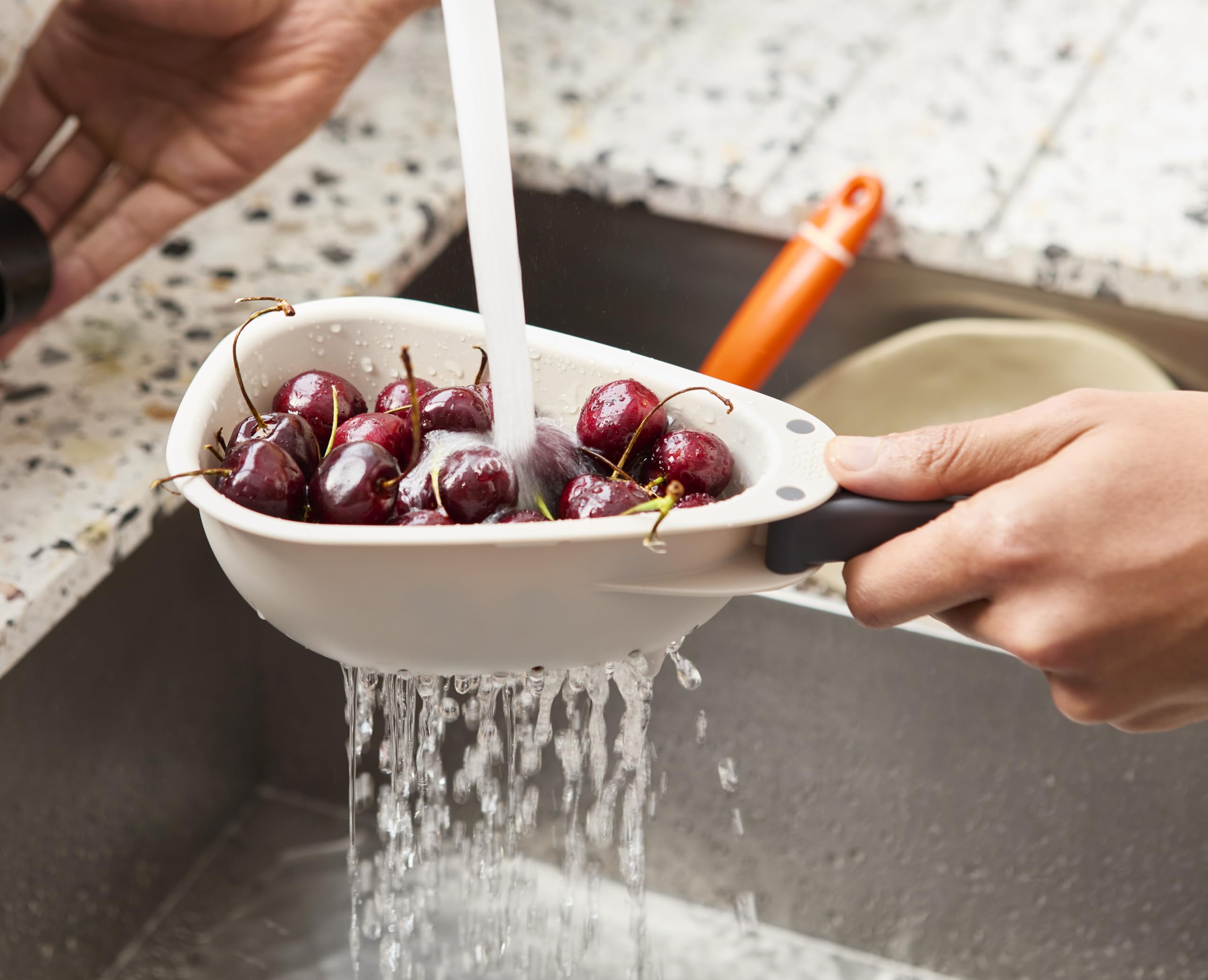 Joseph Joseph Droplet Mini Colander with Folding Handles | Stone Color | Polypropylene Strainer 5