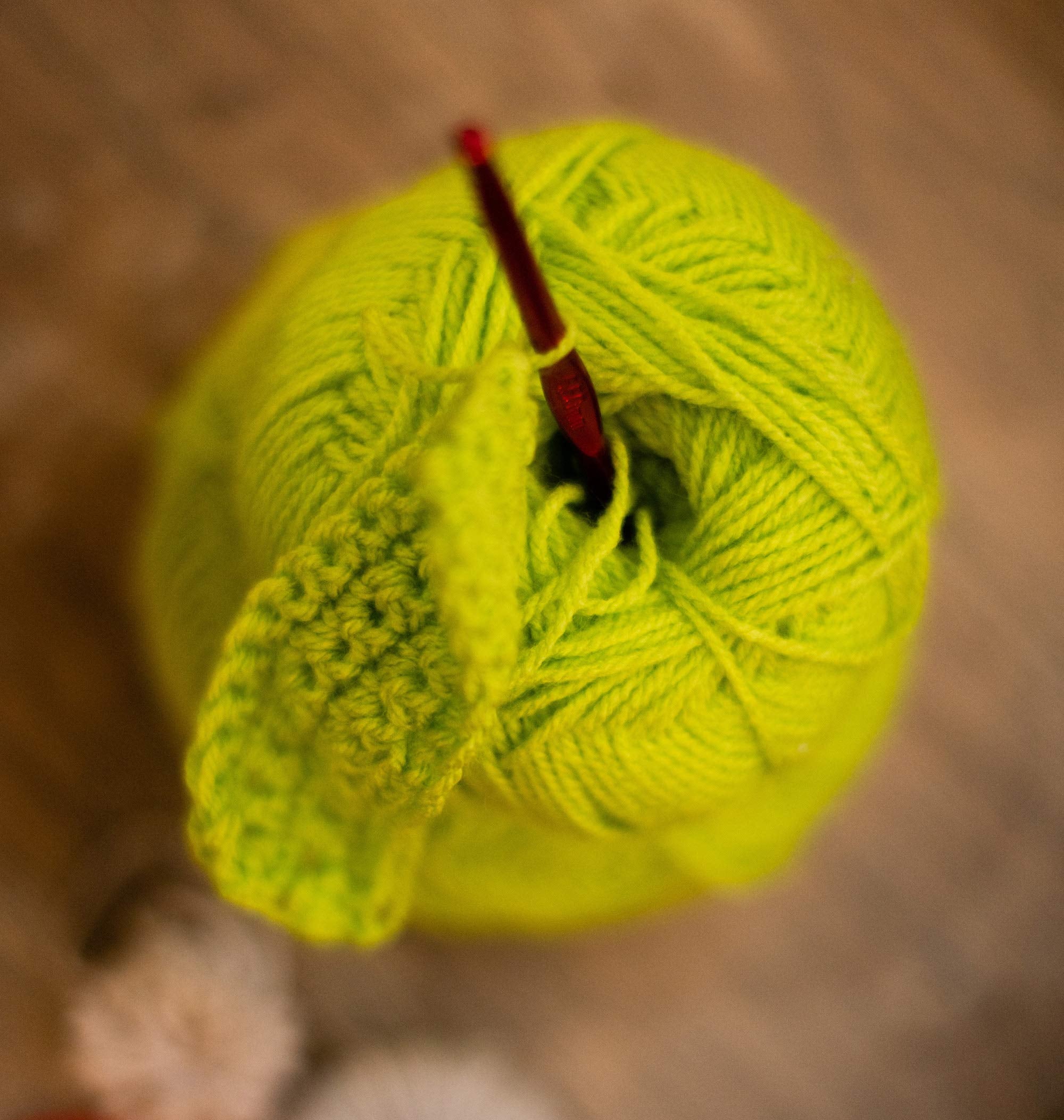 KORBOND DK Bright Green Yarn - 100g Acrylic Wool | Double Knit | Hypoallergenic | 290m
