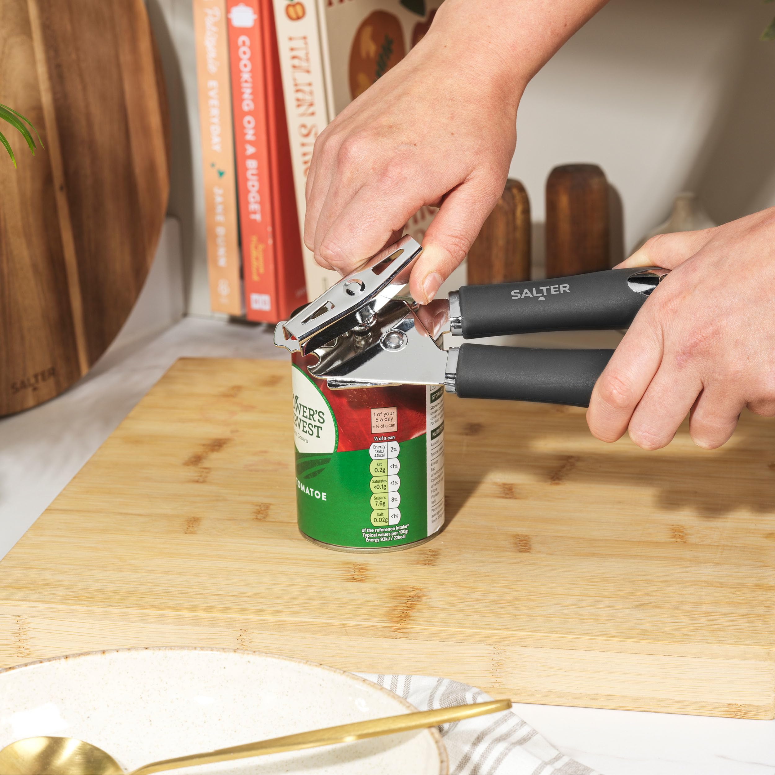 Salter Cosmos Manual Can Opener - Ergonomic Grip | Stainless Steel | Grey 3