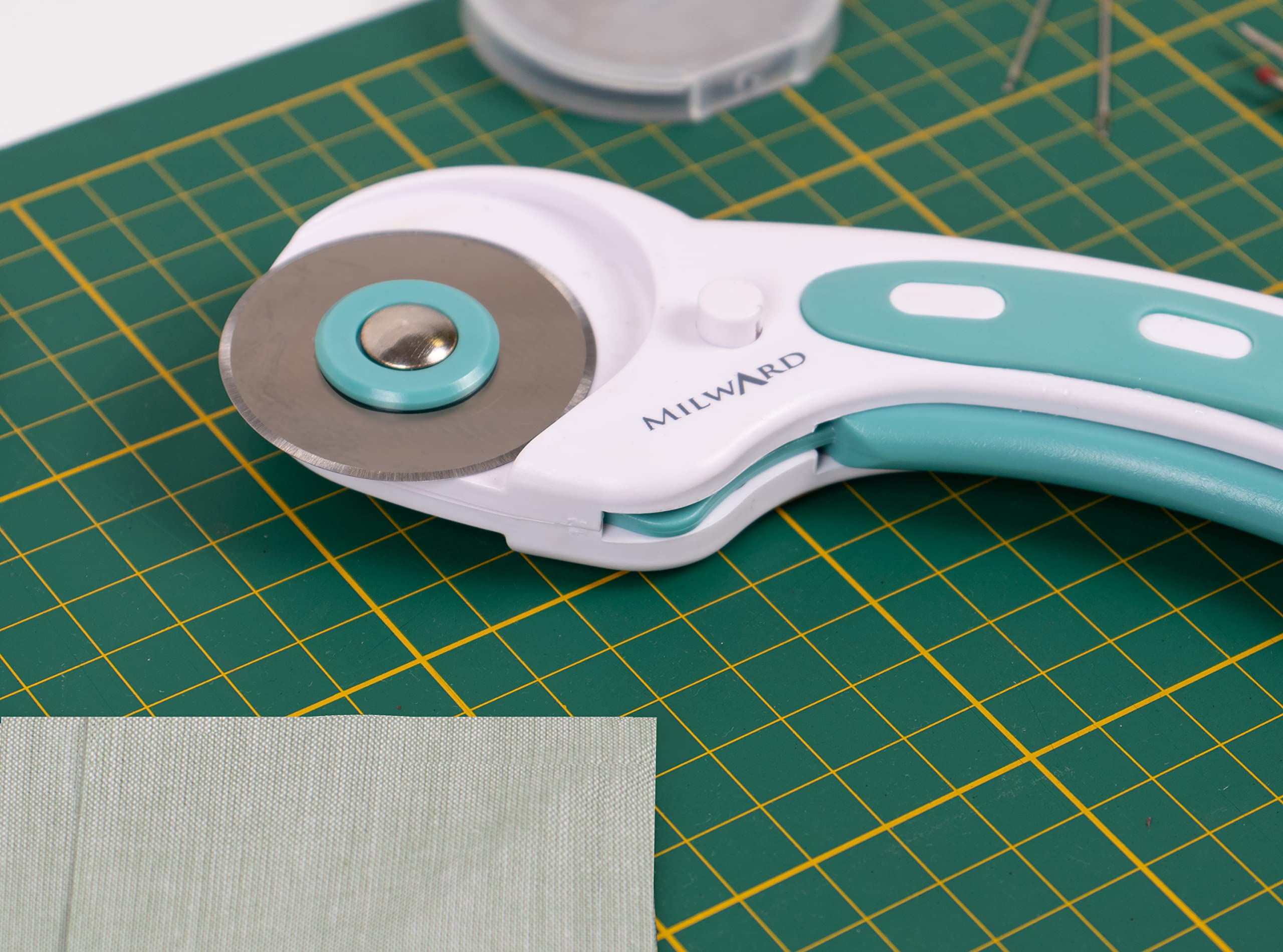 Milward 45mm Rotary Cutter for Fabric - Includes 5 Spare Steel Blades | Ergonomic Design 8