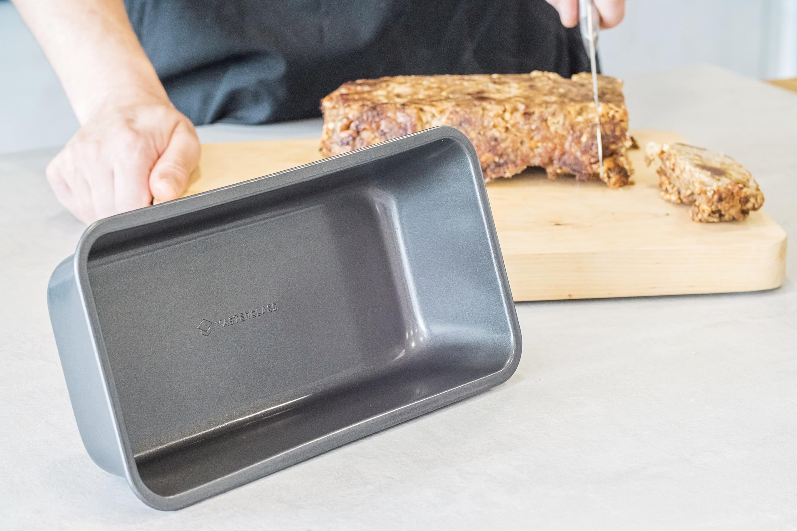 MasterClass KCMCHB8 3lb Loaf Tin - Heavy Duty Carbon Steel | 28 x 13cm | Oven Safe to 220°C 2