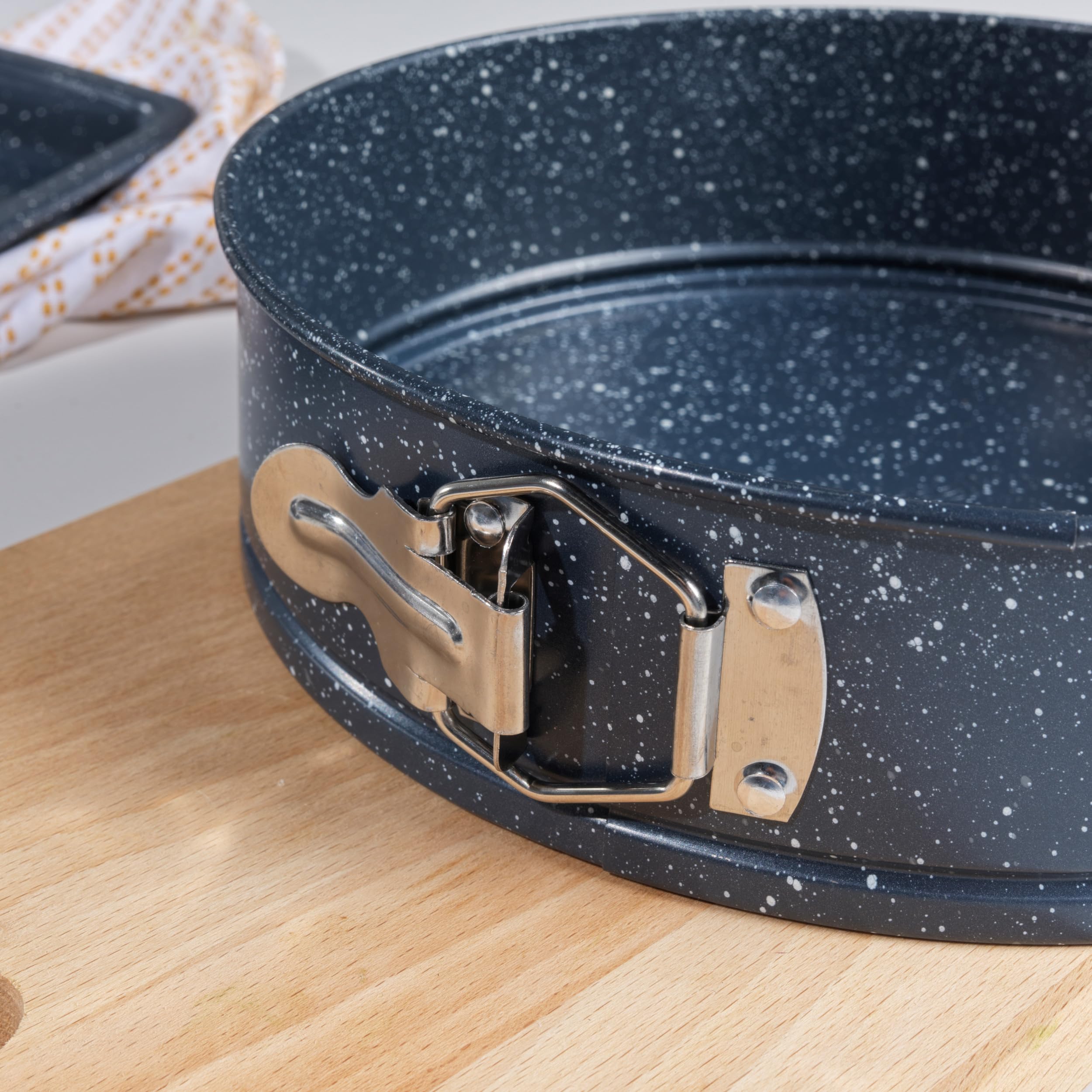 Russell Hobbs Nightfall Stone Collection Springform Cake Pan - 24 cm, Non-Stick, Oven Safe 5