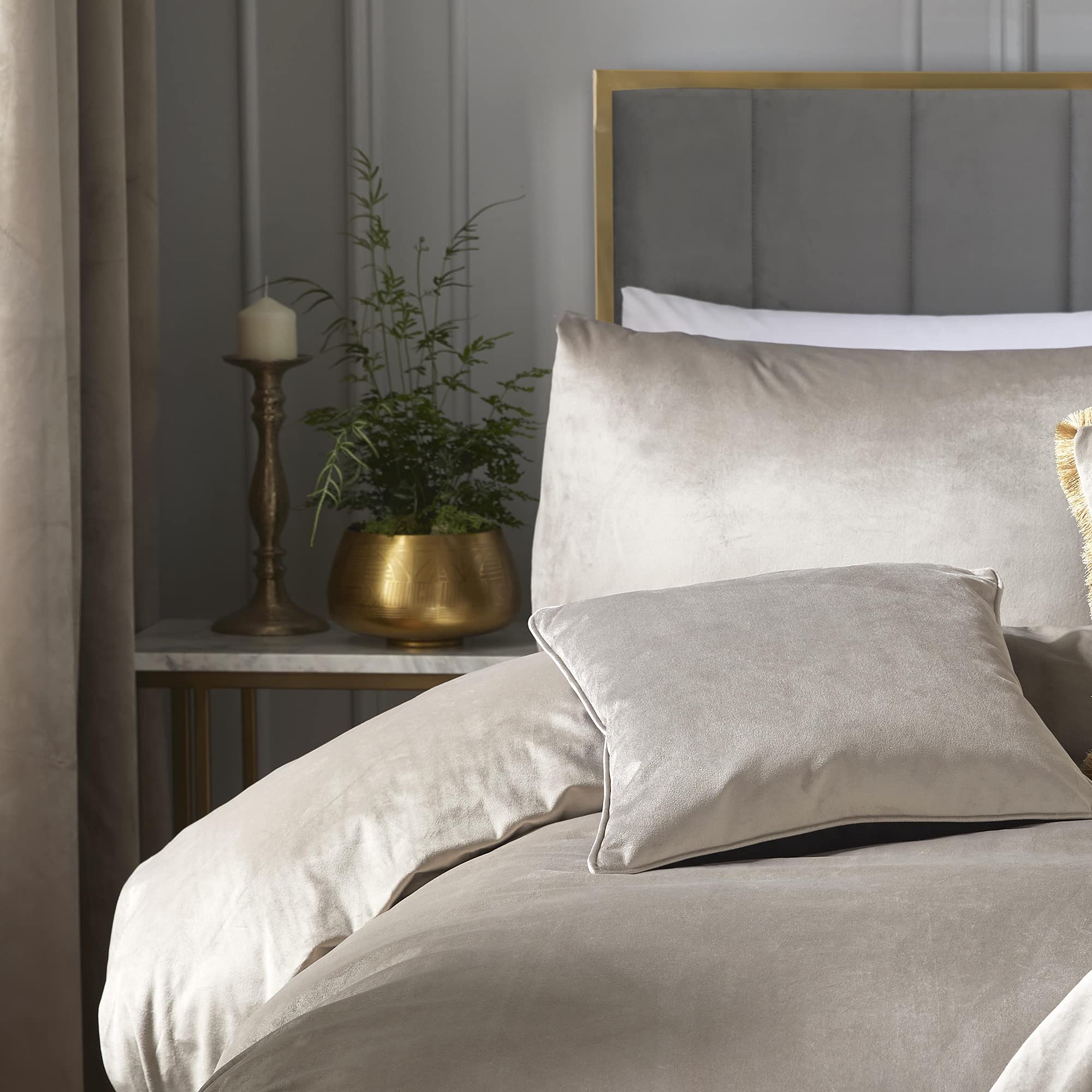 Laurence Llewelyn-Bowen Linen Velvet Duvet Cover Set - King Size (230x220cm) - 3 Piece 4