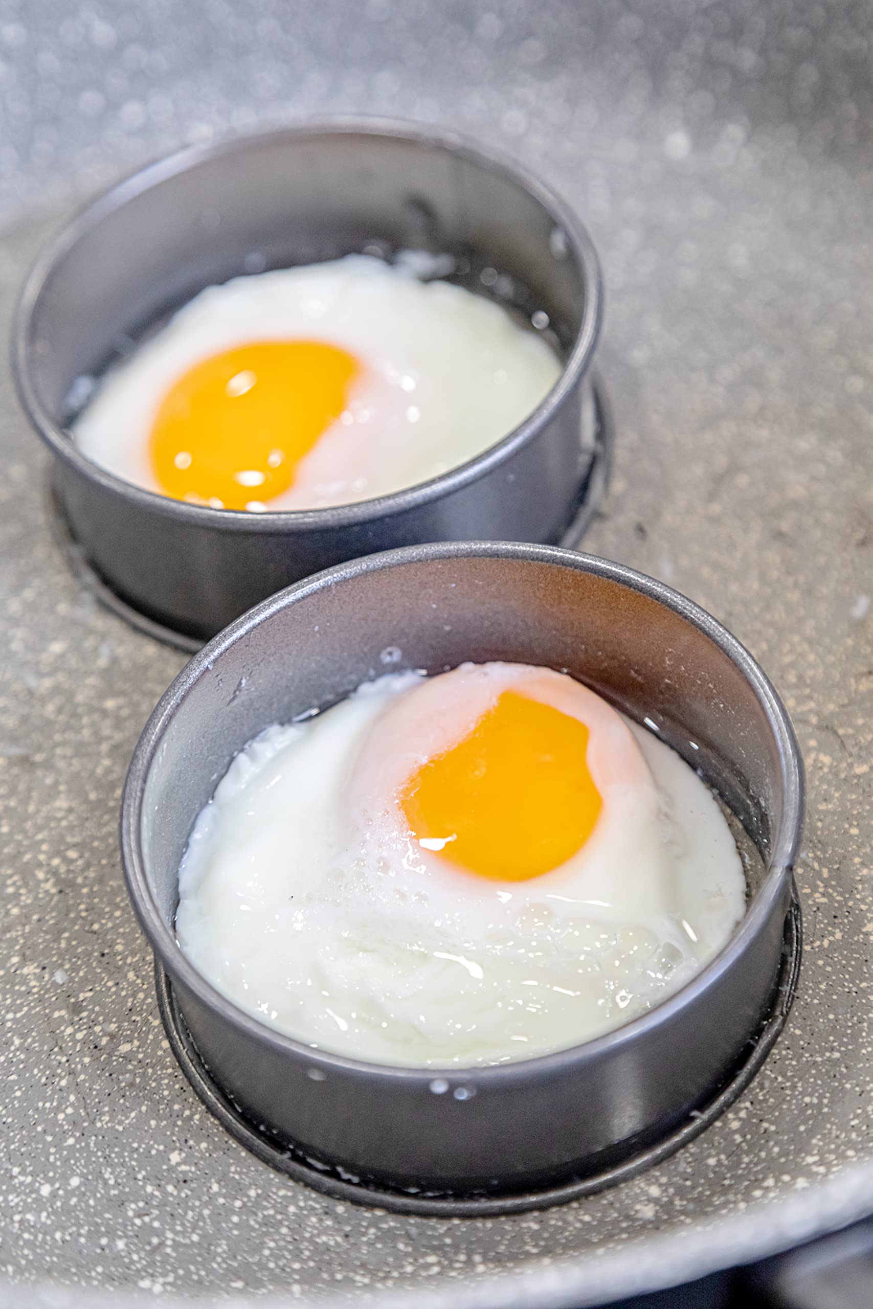 KitchenCraft Non-Stick Metal Egg Poachers - Set of 2 for Frying, Poaching, Omelettes | 9cm Diameter 5