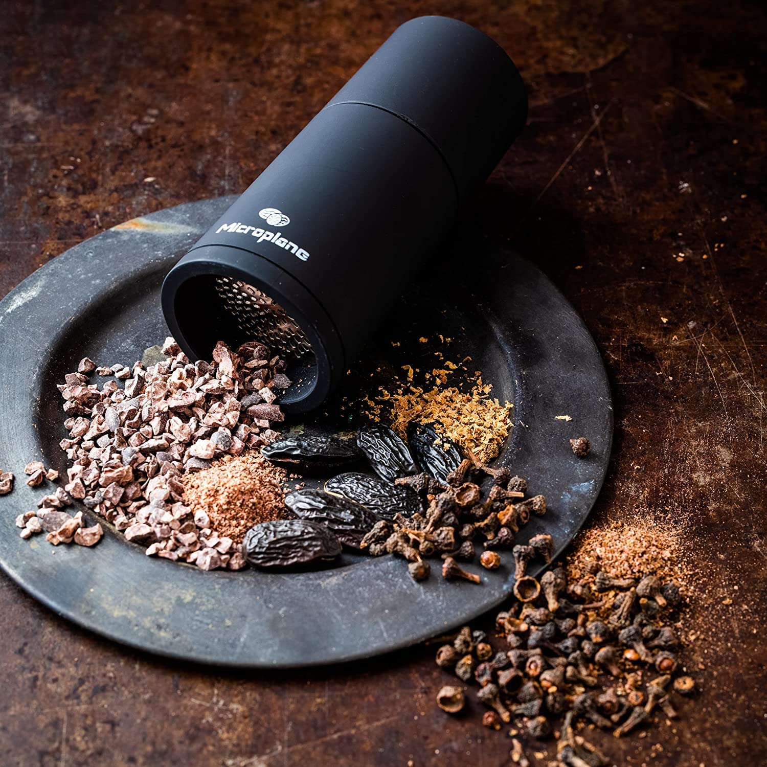 Microplane Spice Mill Black for Nutmeg Cinnamon Tonka Beans | Ultra-Sharp Stainless Steel Blade 6