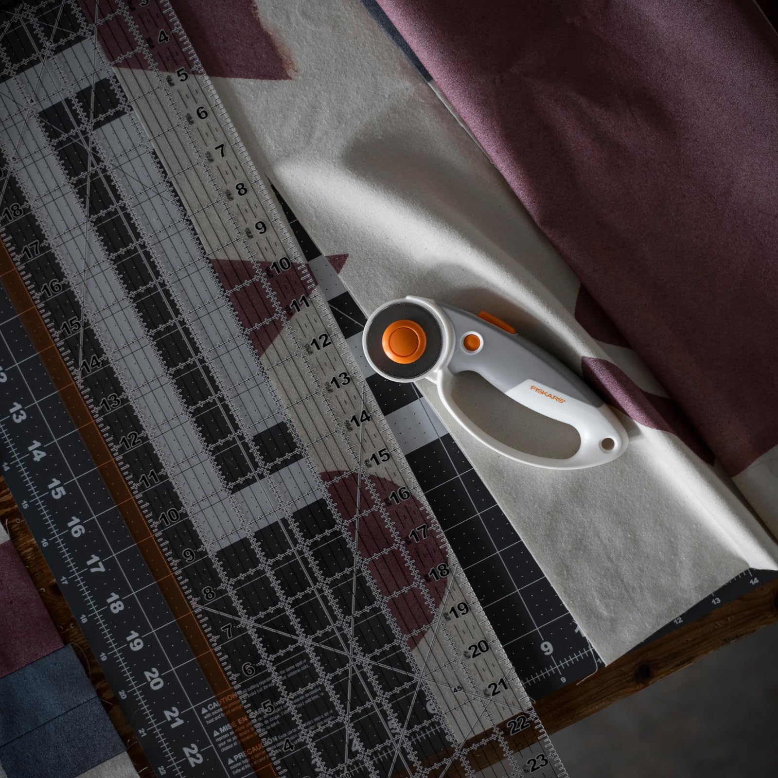Fiskars Titanium Rotary Cutter - 45mm Blade | Loop Handle | Ambidextrous Use 4