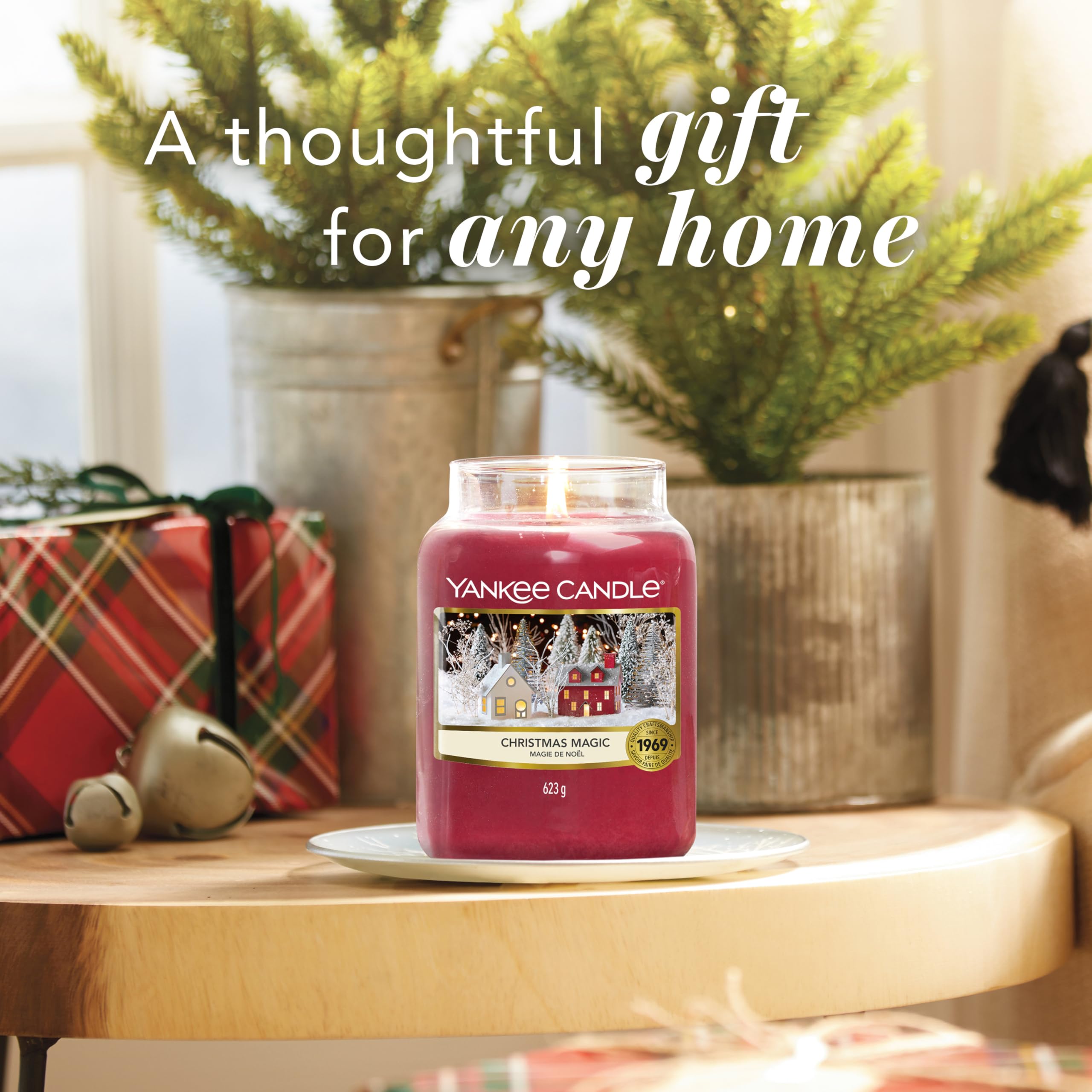 Yankee Candle Christmas Magic Large Jar Candle | Up to 150 Hours Burn Time | 623g 7