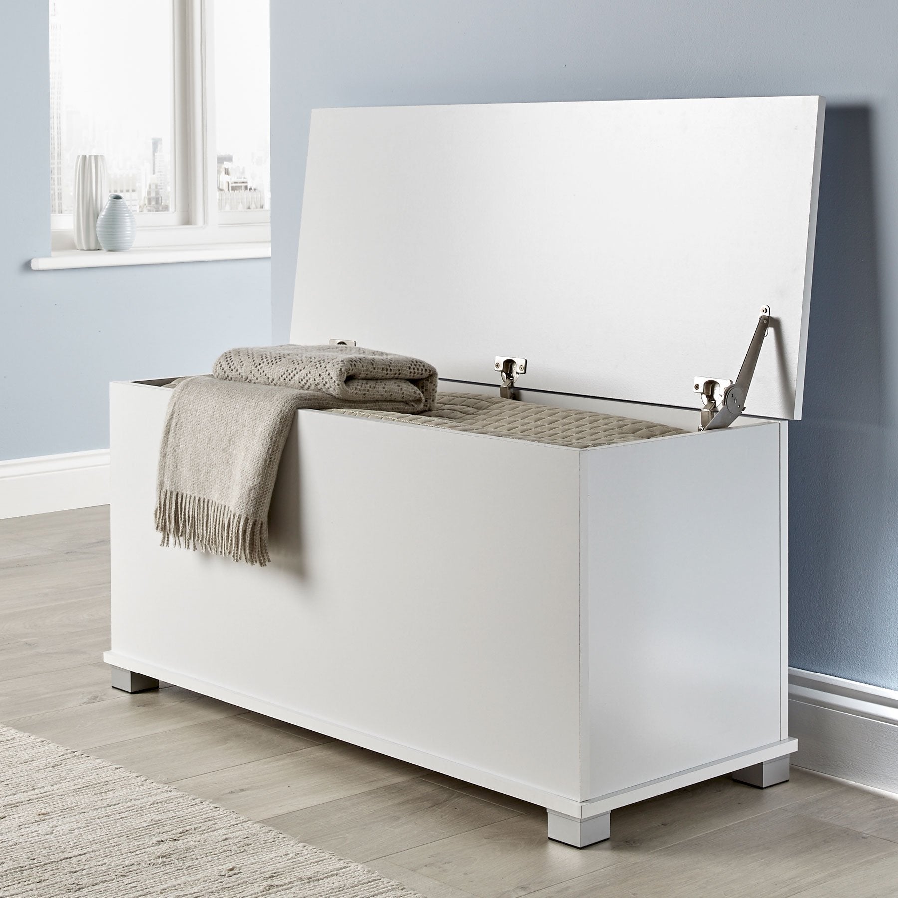 Home Source White Storage Ottoman Trunk for Bedding & Toys | 99cm Wide | MDF 1