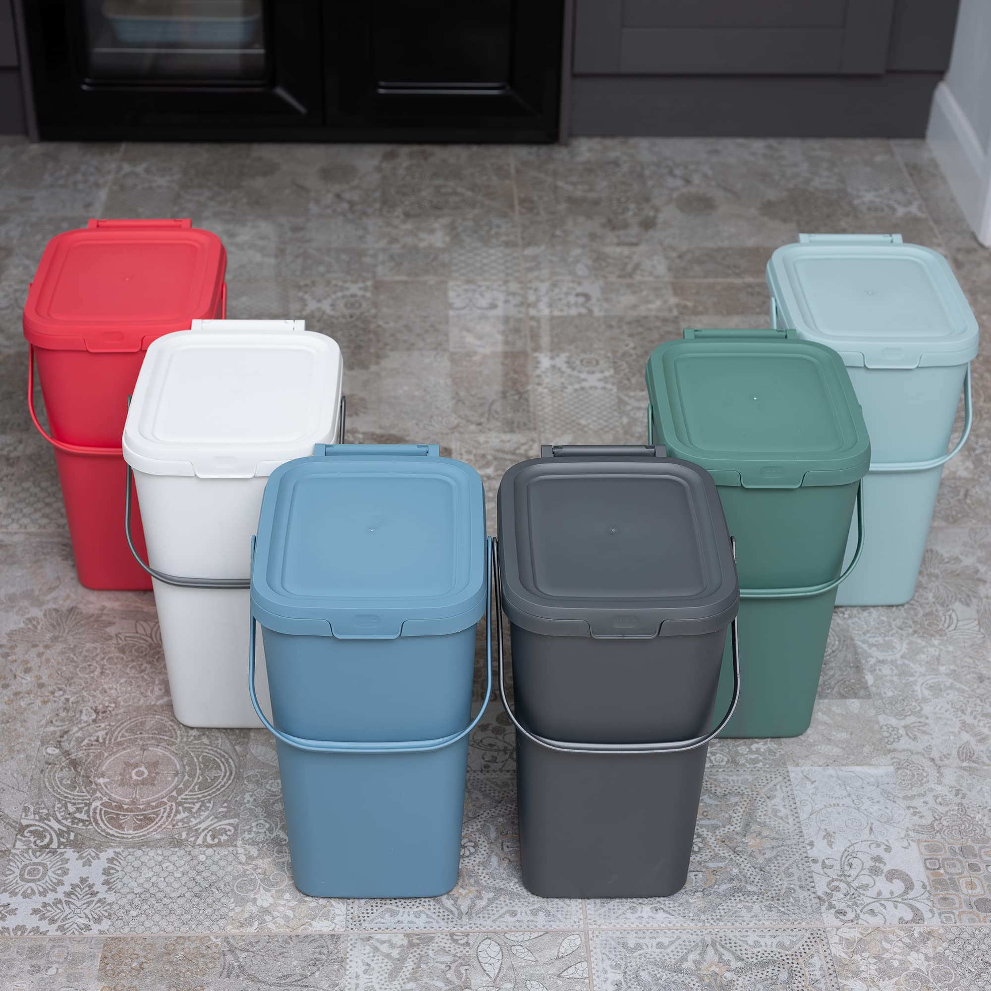 Addis 519227 Kitchen Recycling Bin 18L Stackable Food Waste Caddy with Clip Lock Lid | White Metallic 6
