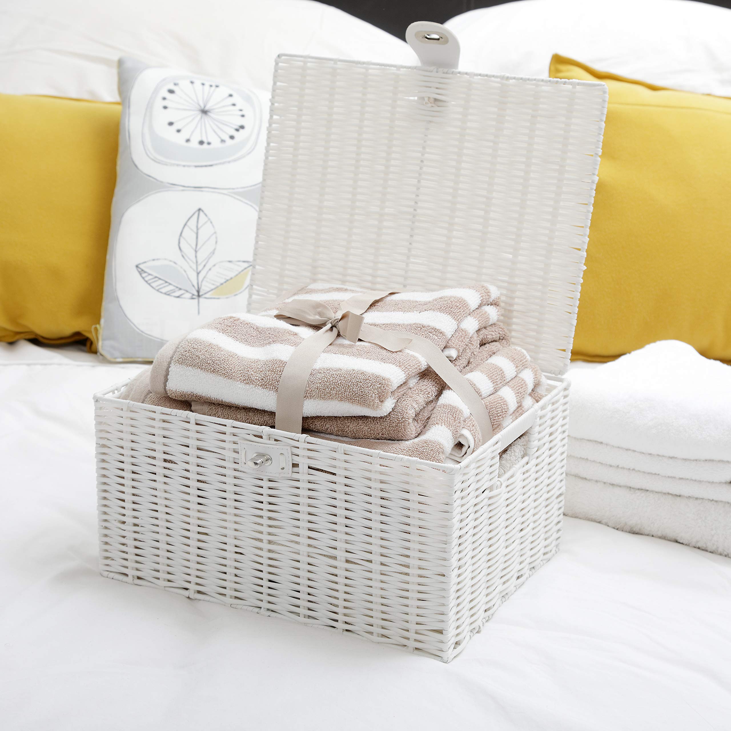 ARPAN Large White Resin Woven Shelf Basket with Lid and Lock | W36cm x D28cm 2