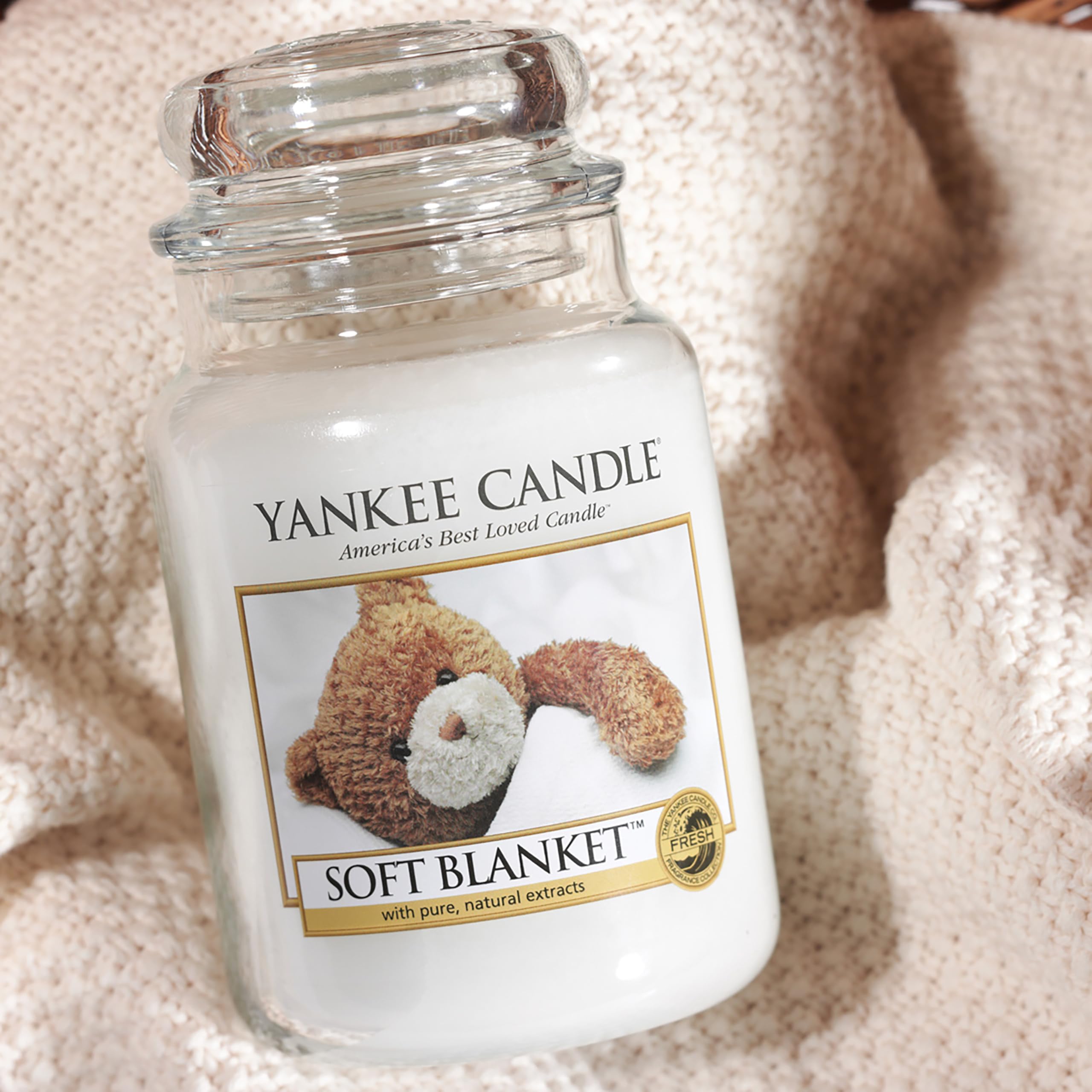Yankee Candle Soft Blanket Scented Candle - Large Jar | Up to 150 Hours Burn Time | Cream 8