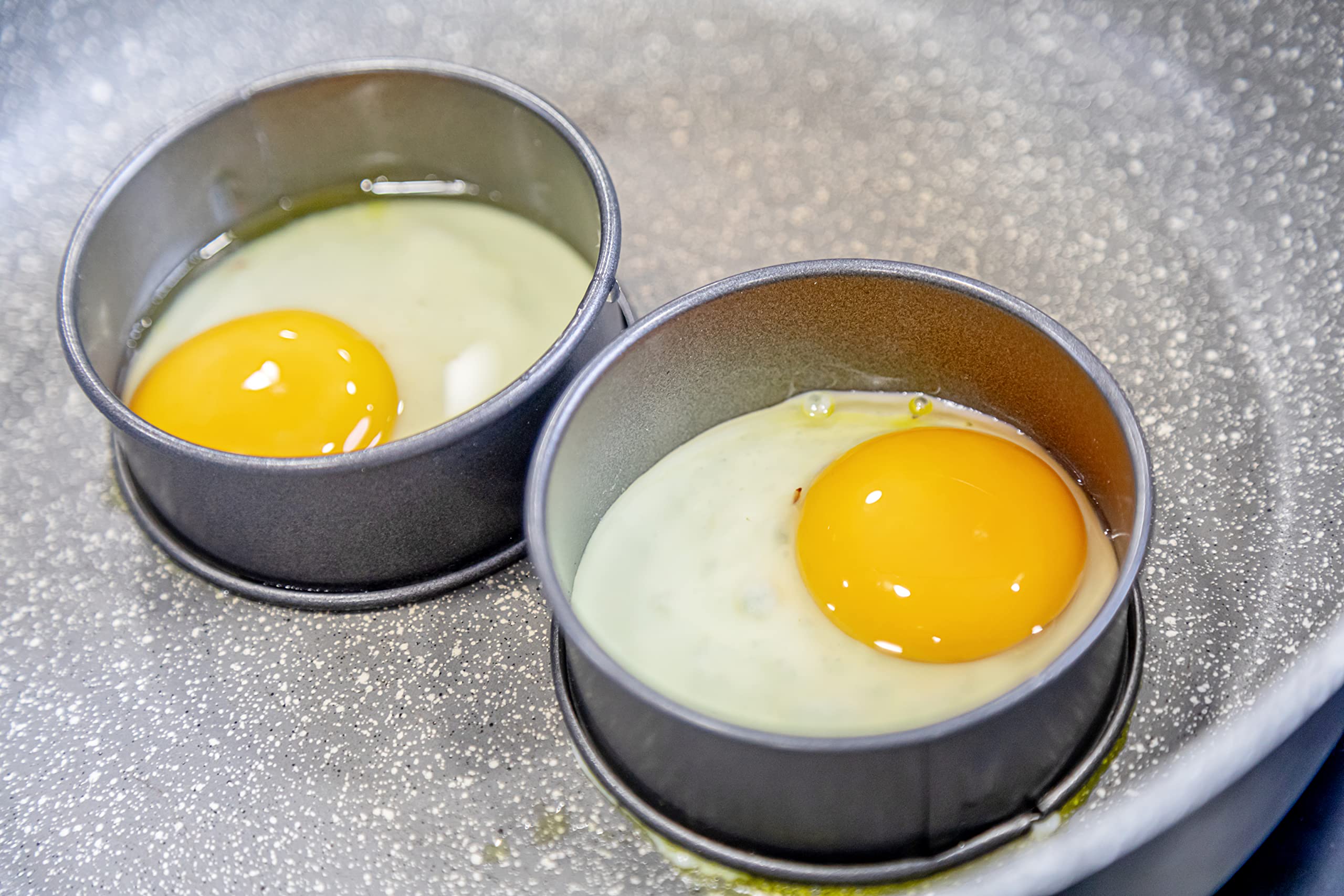 KitchenCraft Non-Stick Metal Egg Poachers - Set of 2 for Frying, Poaching, Omelettes | 9cm Diameter 7
